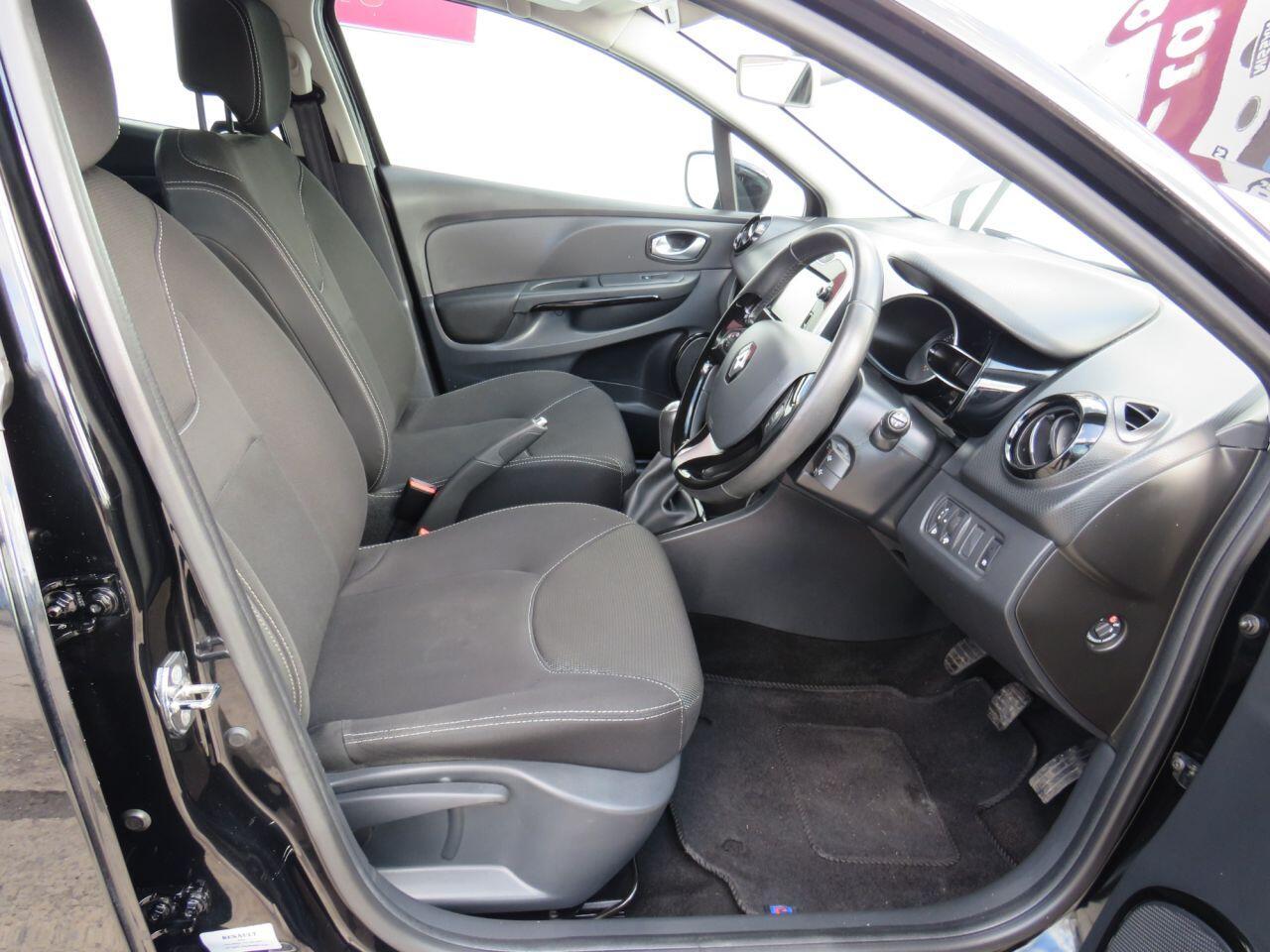 Renault Clio - Image 7