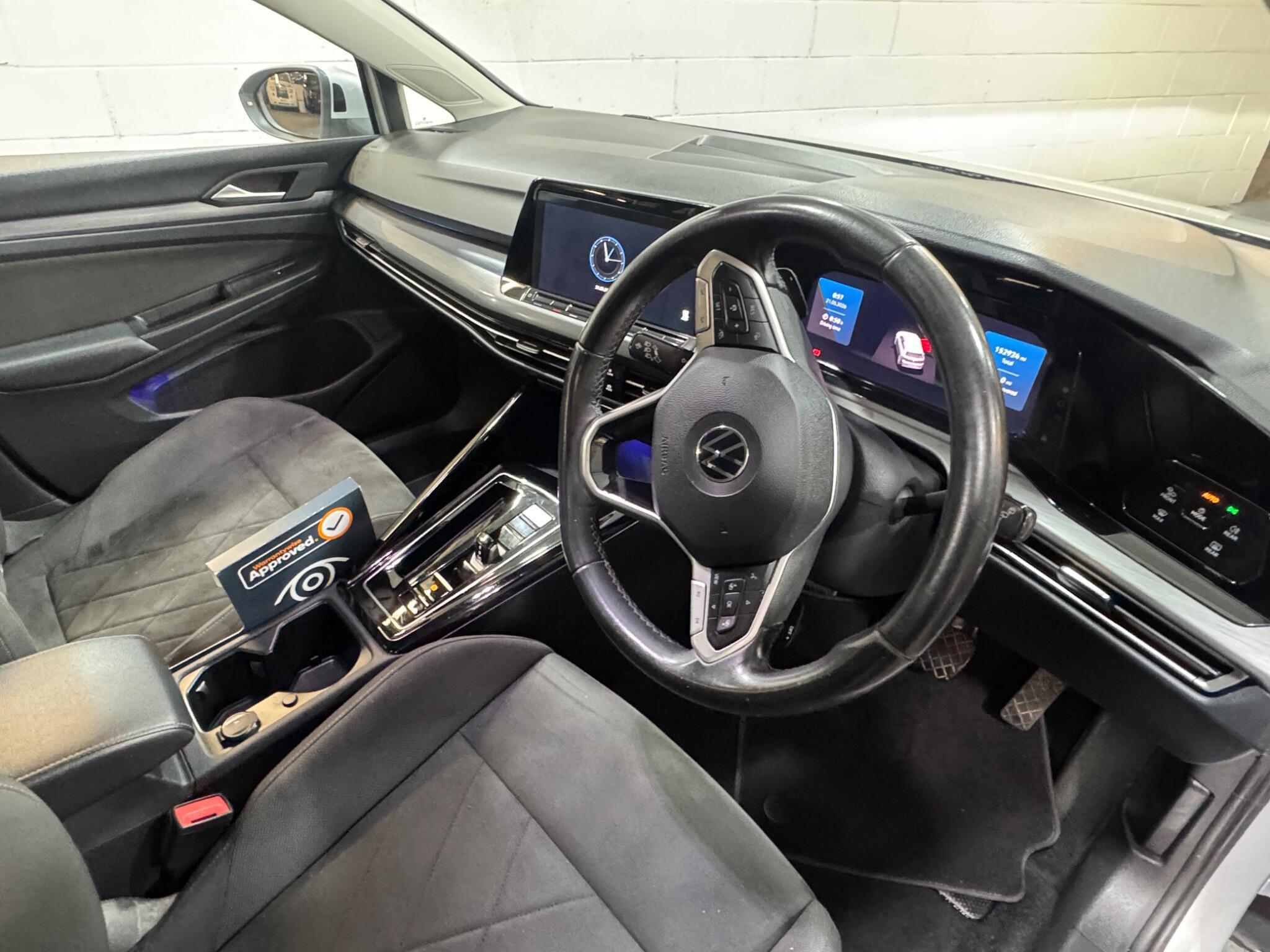 Volkswagen Golf - Image 8