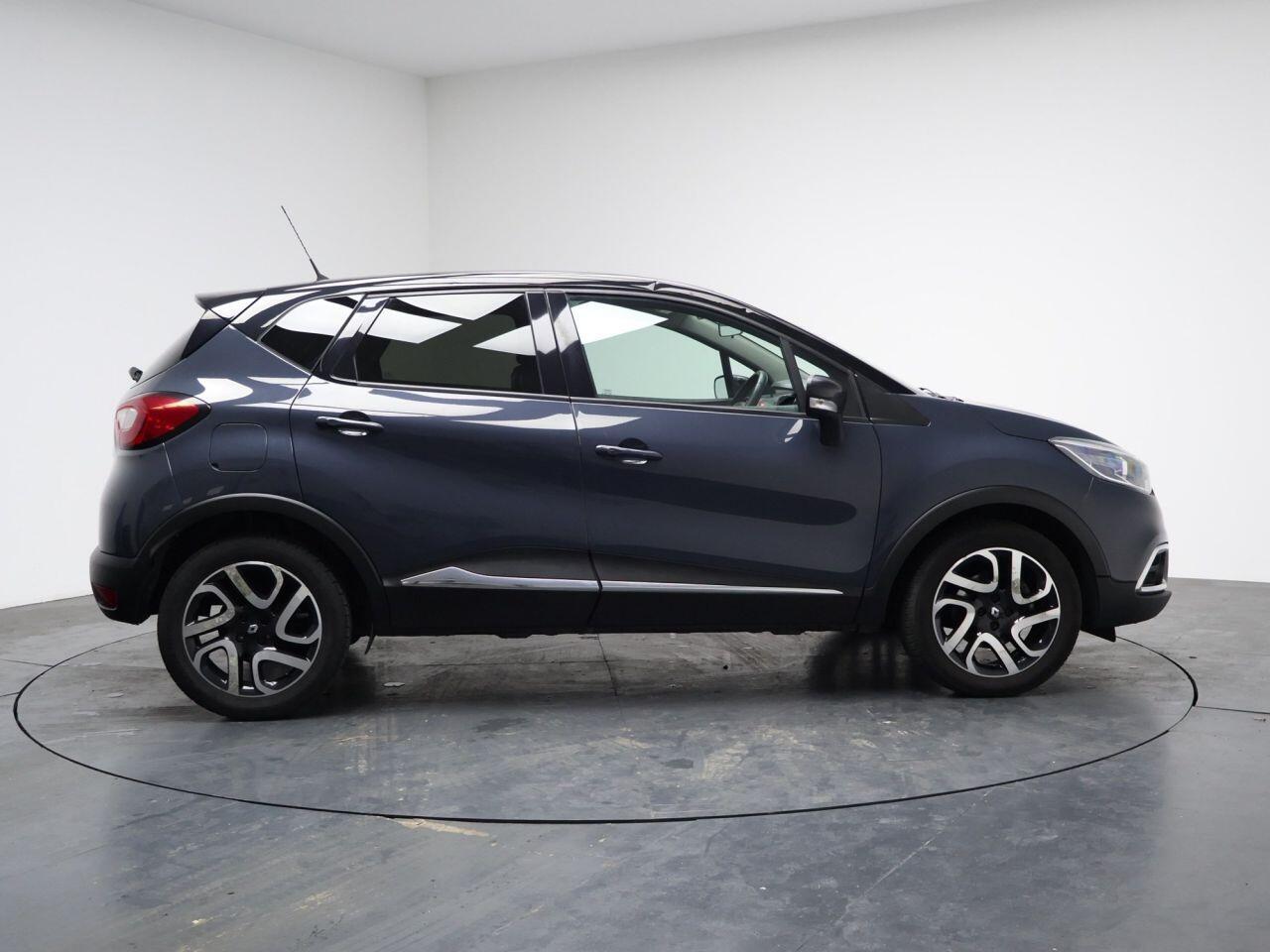 Renault Captur - Image 23