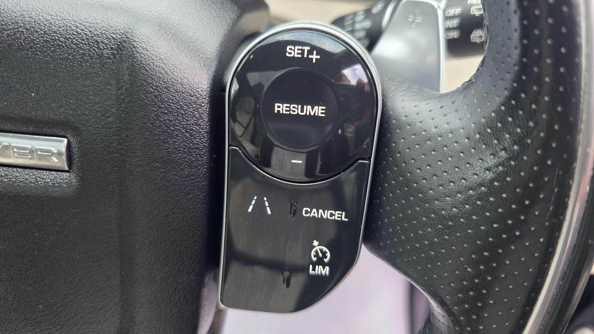 Land Rover Range Rover Velar - Image 27