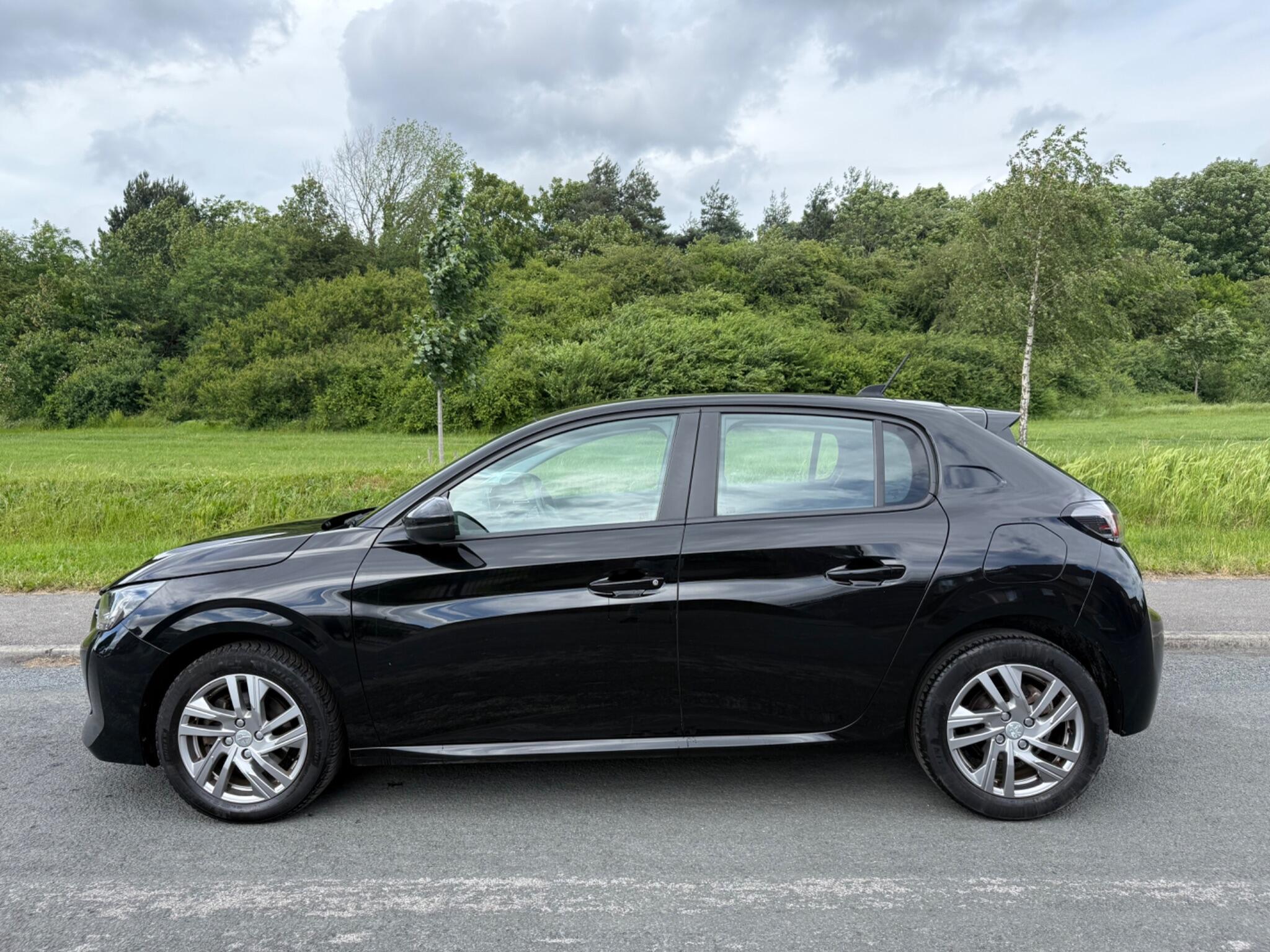 Peugeot 208 - Image 5