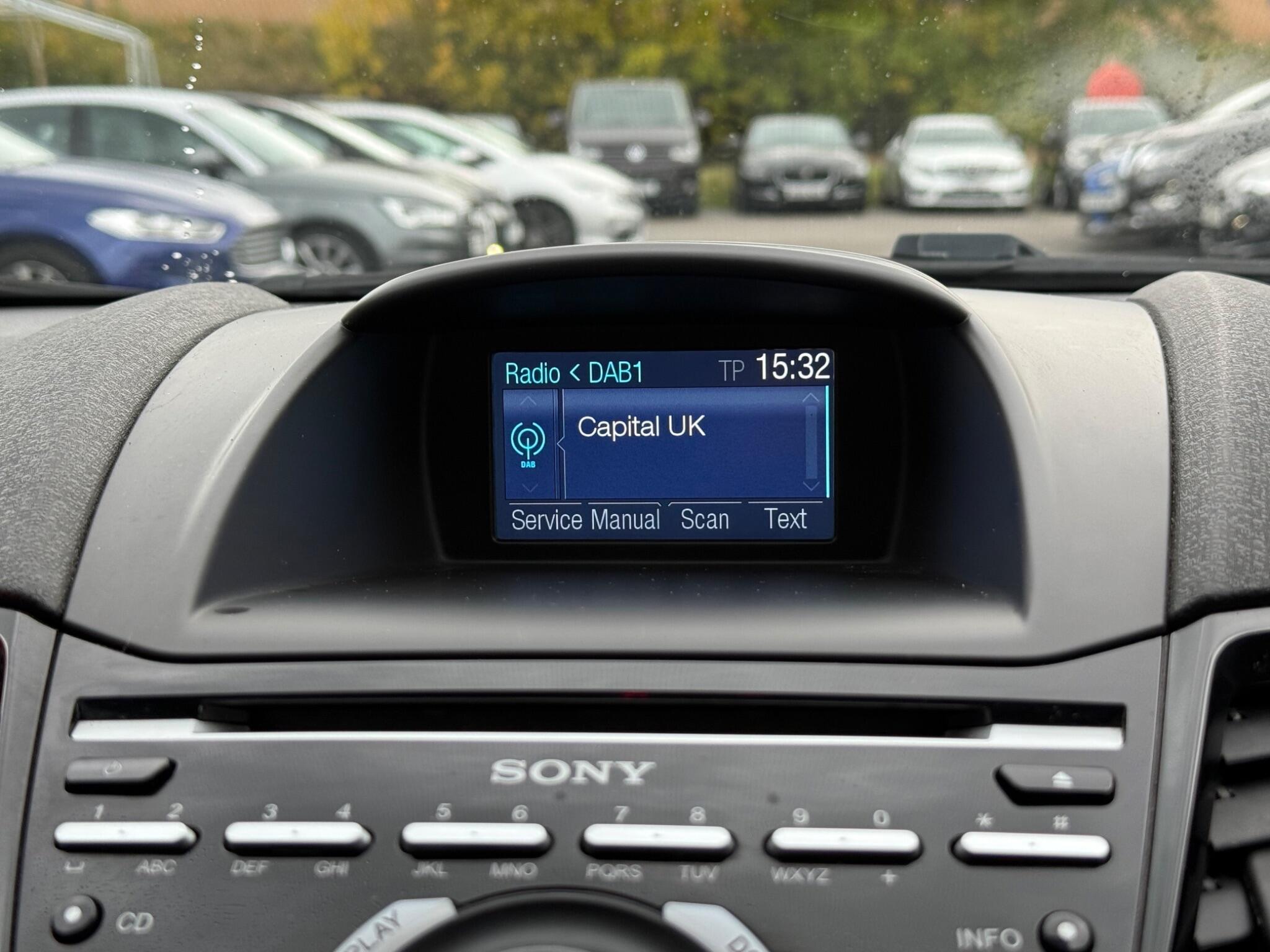 Ford Fiesta - Image 21