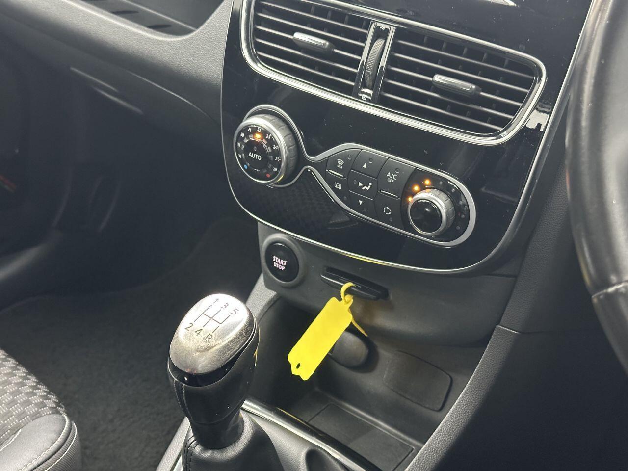 Renault Clio - Image 33