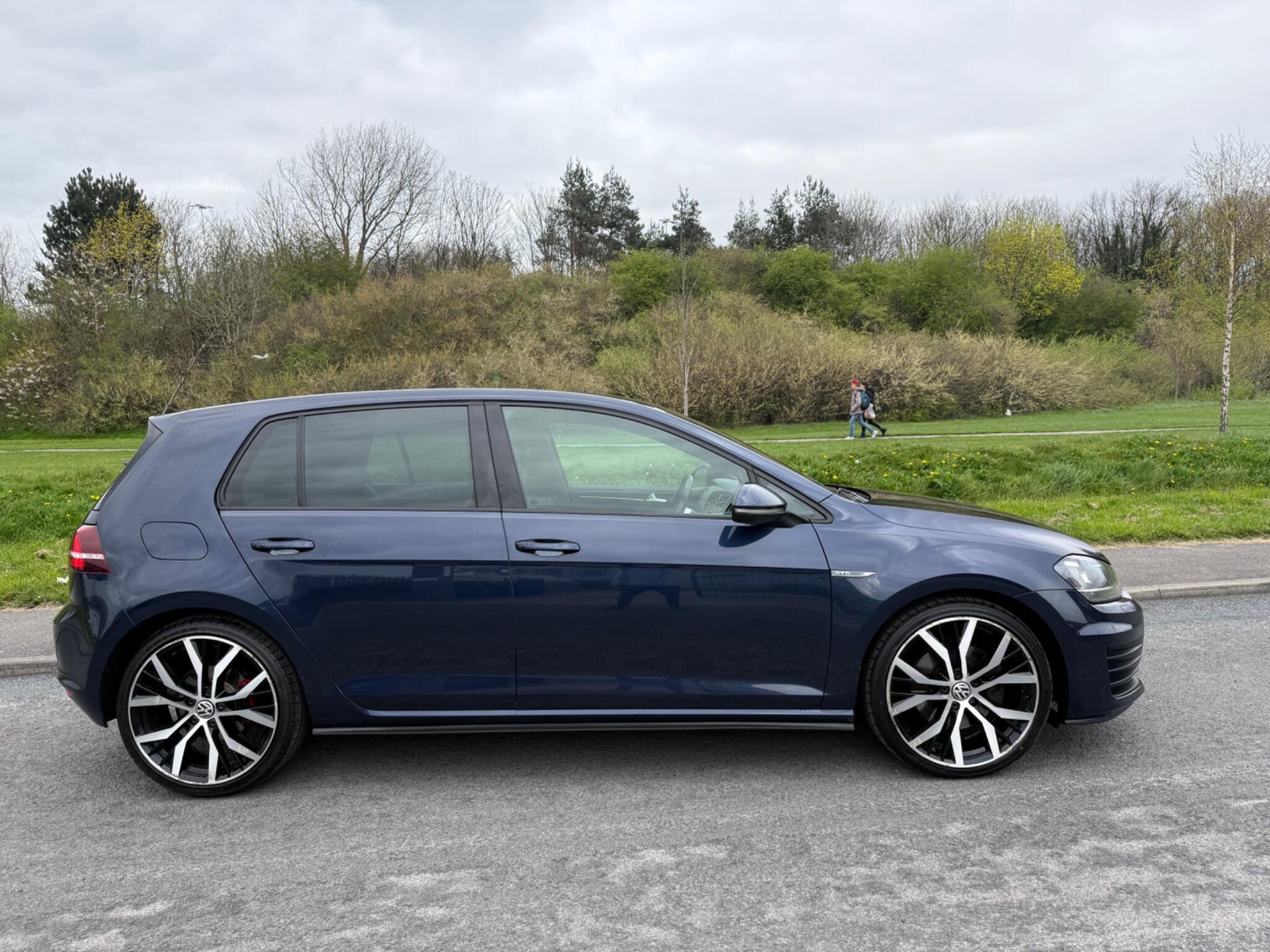 Volkswagen Golf - Image 2