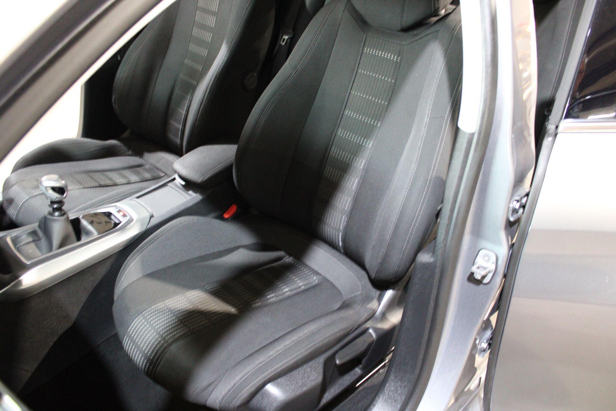 Peugeot 308 - Image 20