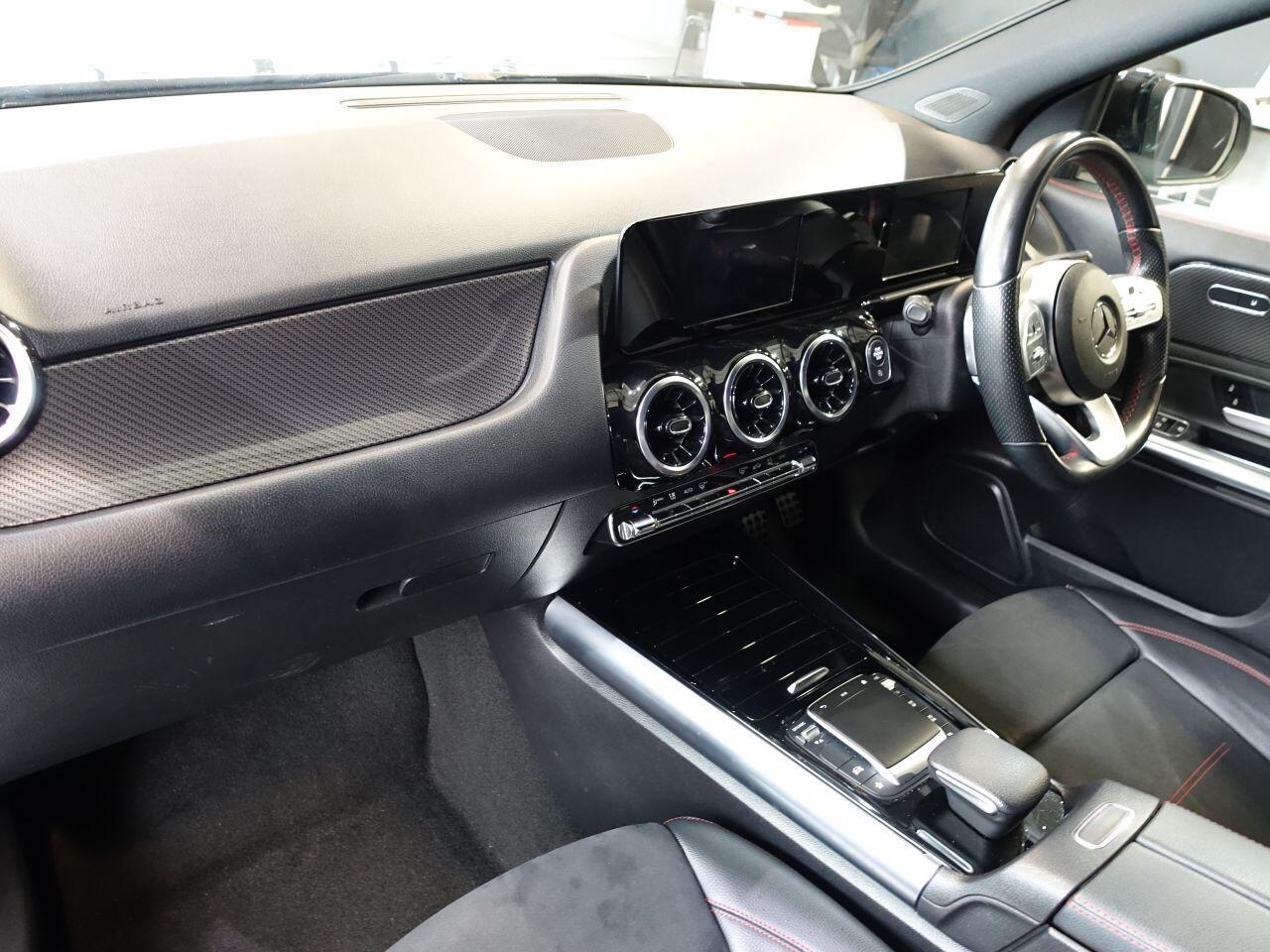 Mercedes-benz GLA - Image 11