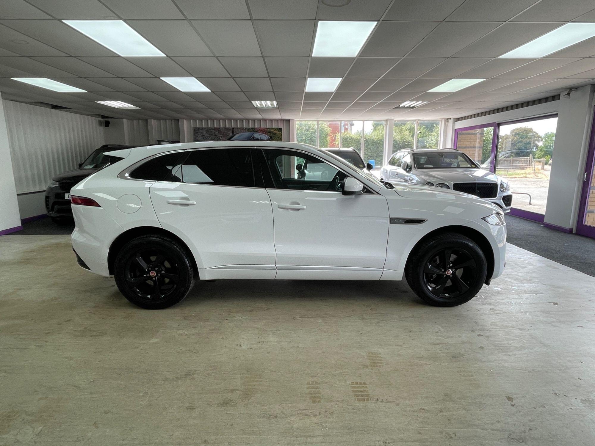 Jaguar F-Pace - Image 12