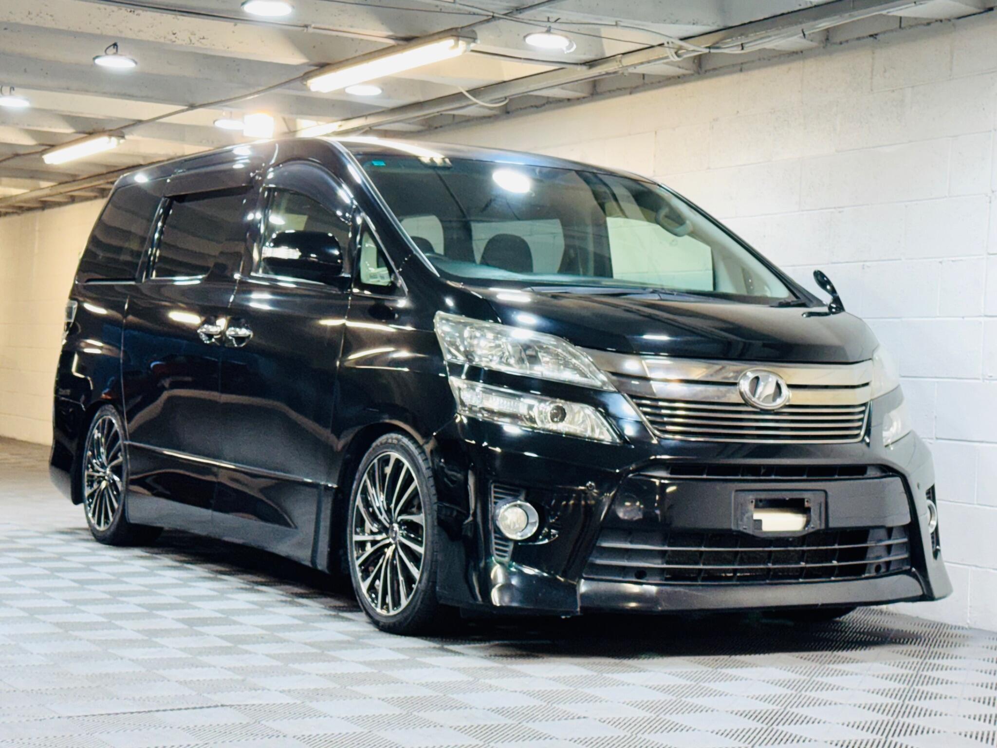 Toyota Vellfire - Image 15