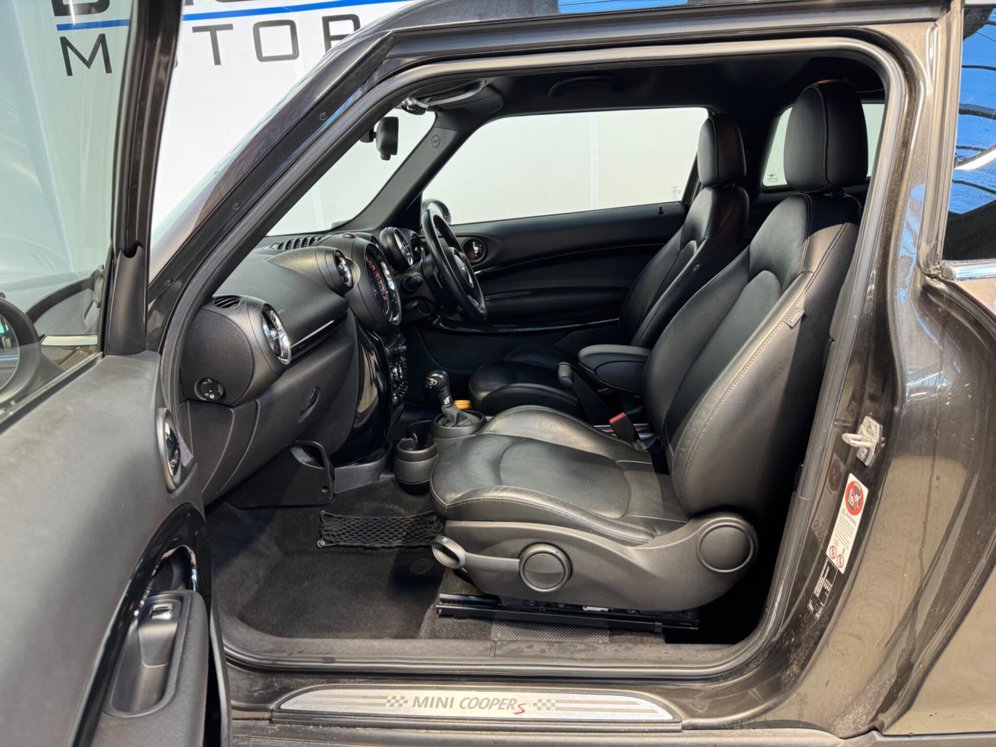 MINI Paceman - Image 9