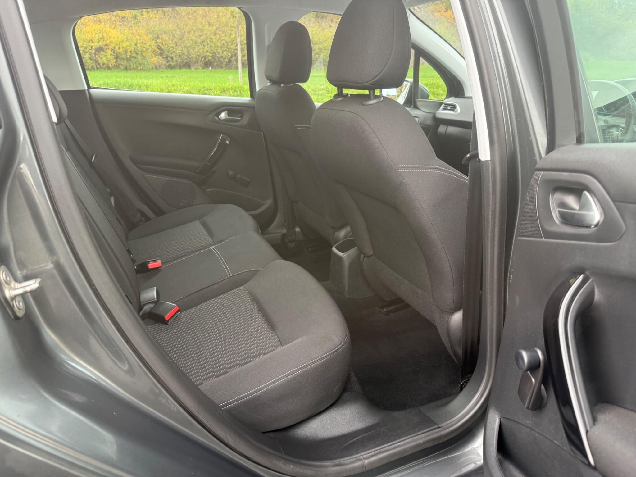 Peugeot 208 - Image 15