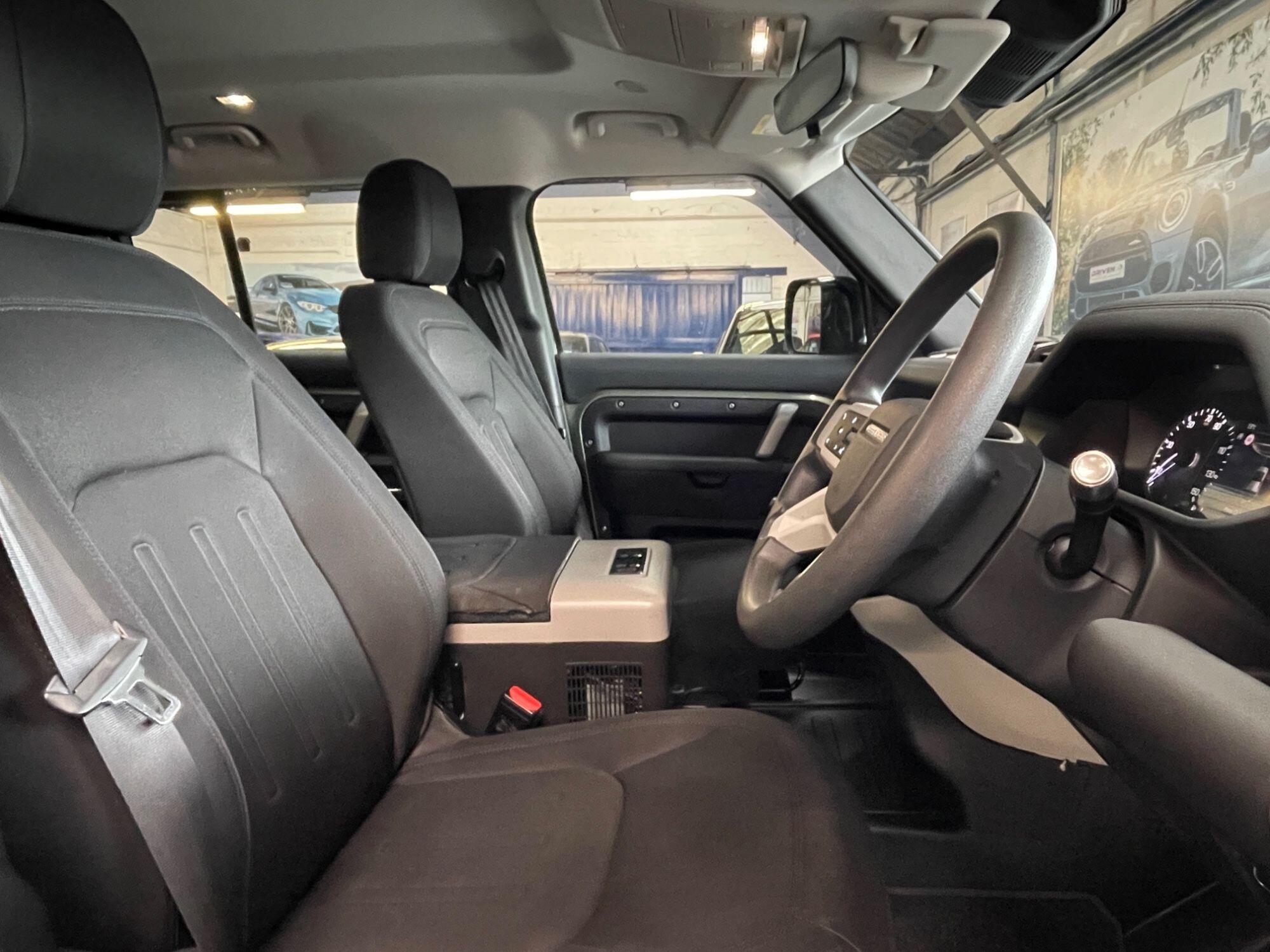 Land Rover Defender - Image 31