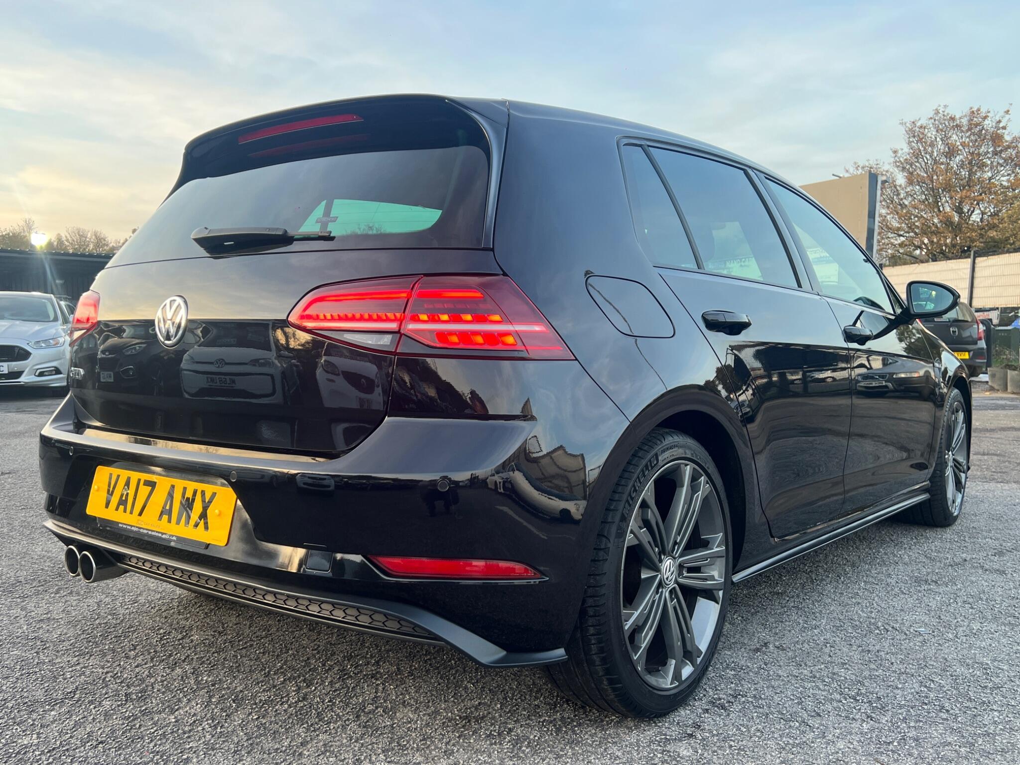 Volkswagen Golf - Image 9