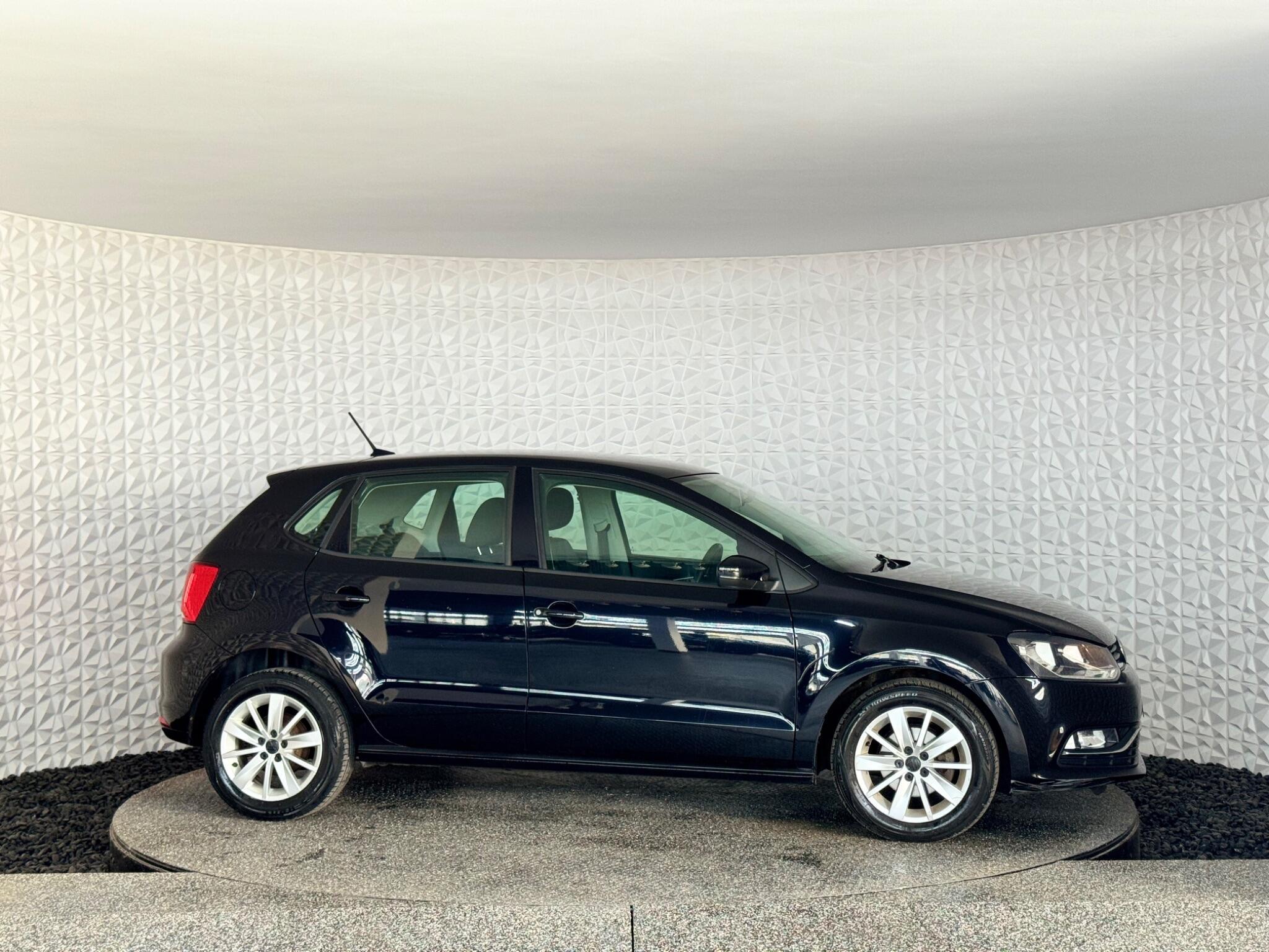 Volkswagen Polo - Image 8