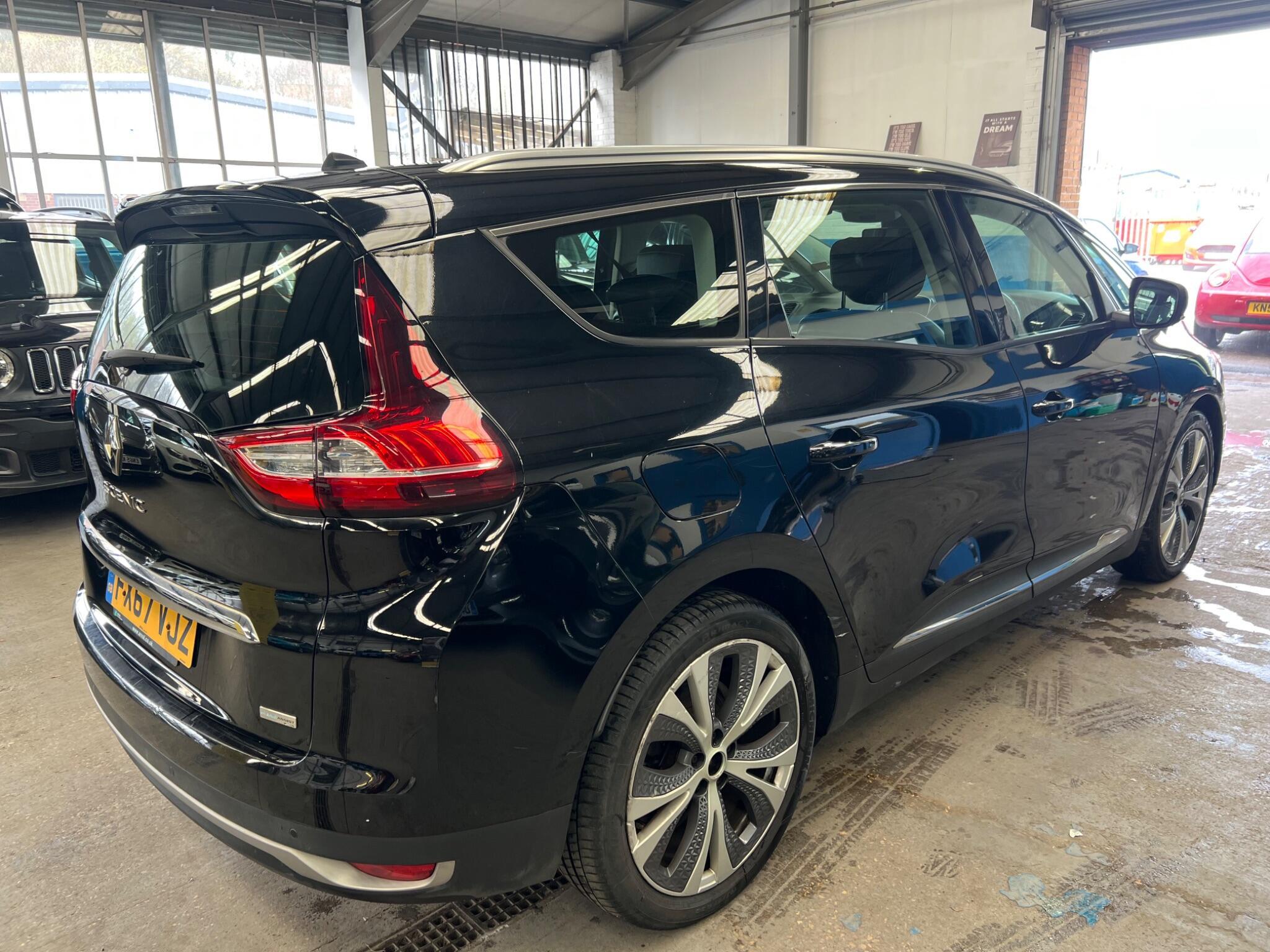 Renault Grand Scenic - Image 8