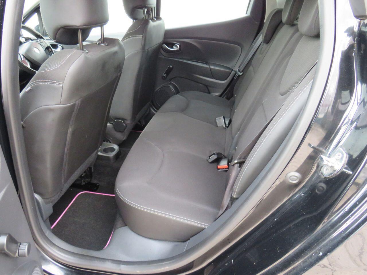 Renault Clio - Image 10