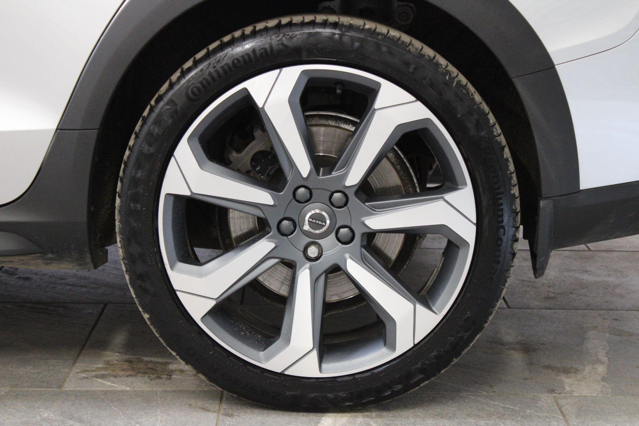 Volvo V60 CROSS COUNTRY - Image 25