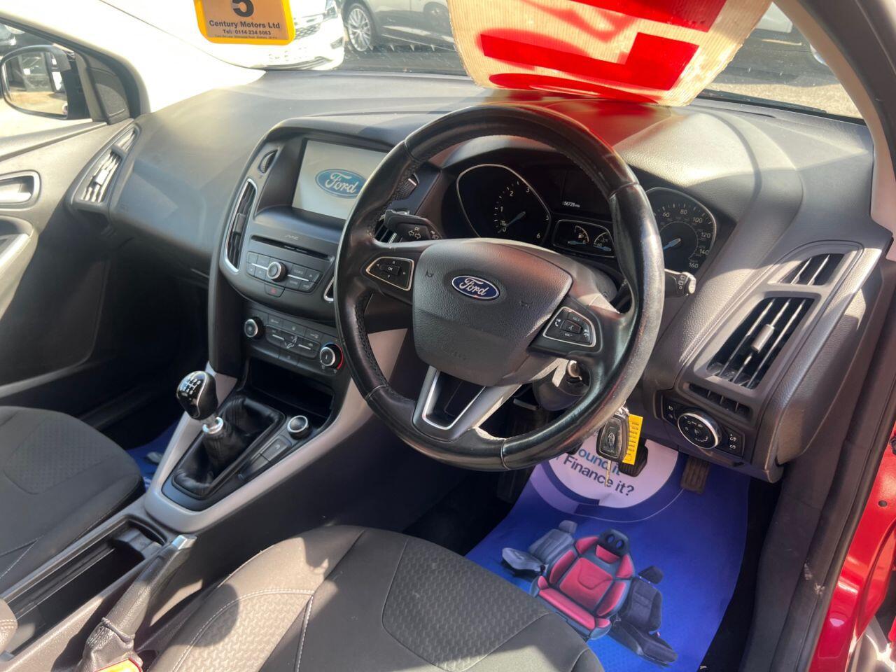 Ford Focus - Image 14