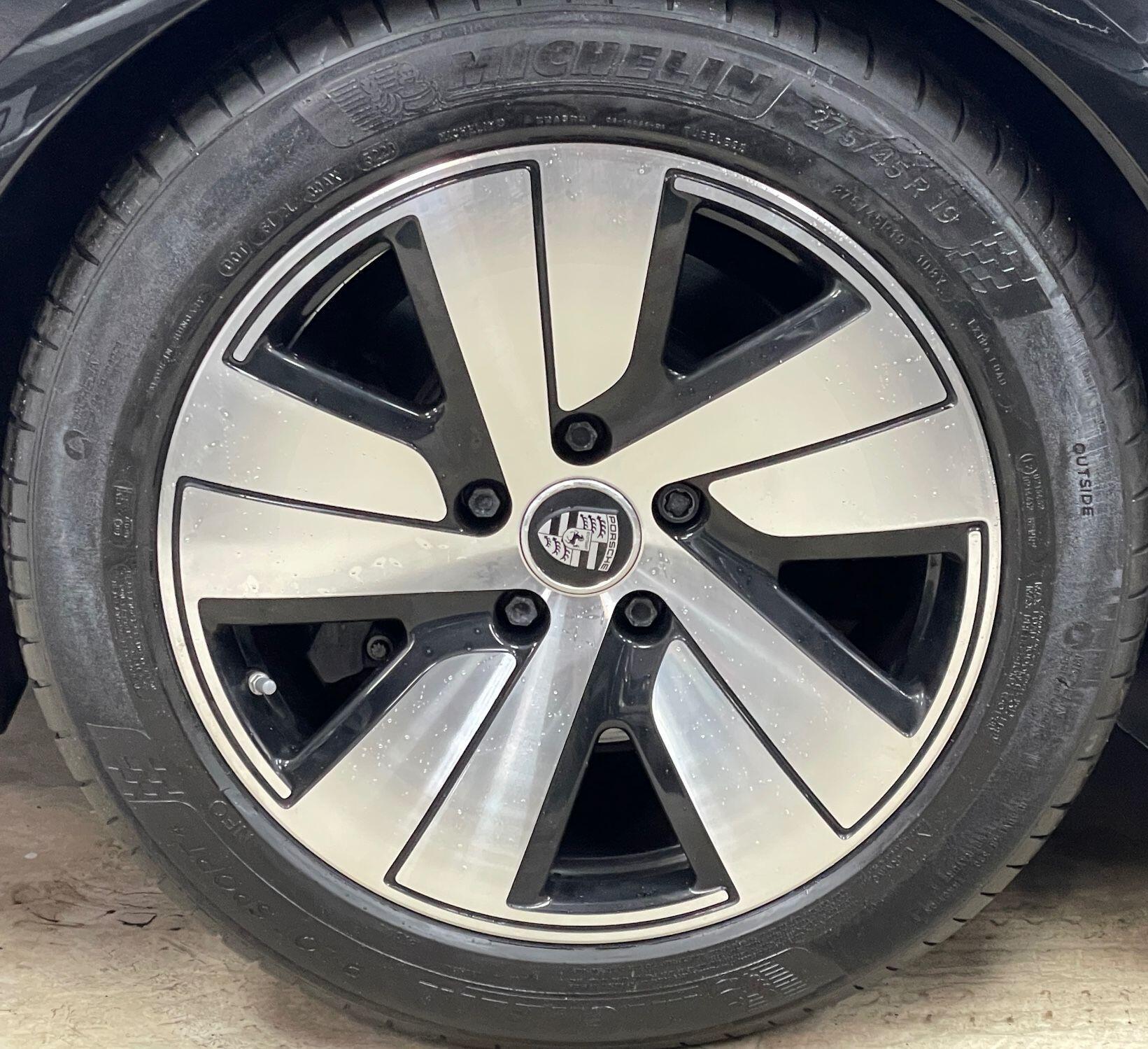 Porsche Taycan - Image 16