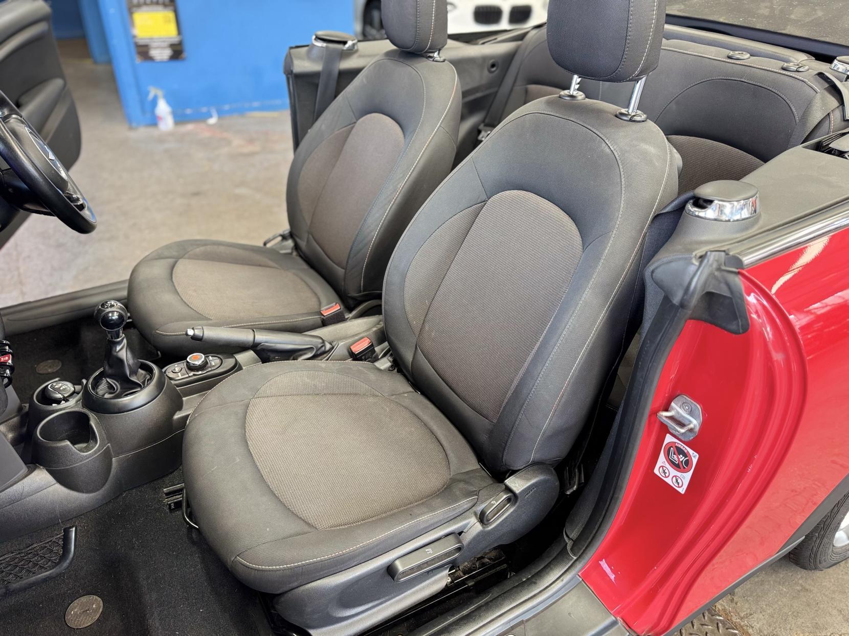 MINI Convertible - Image 20