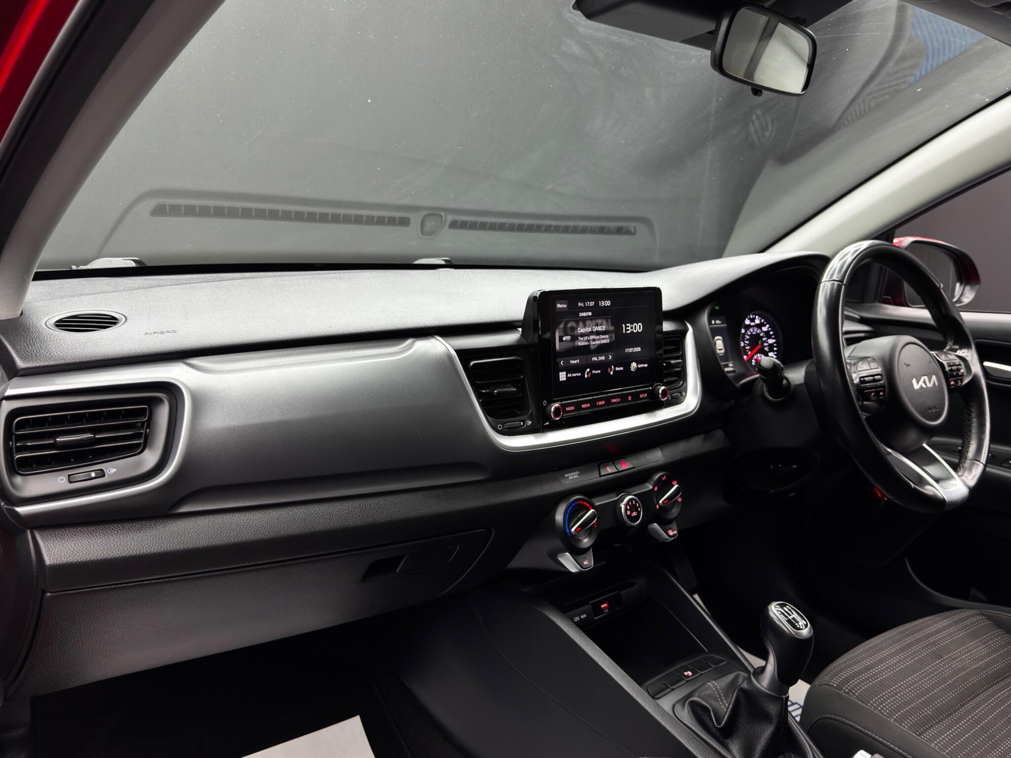 Kia Stonic - Image 11