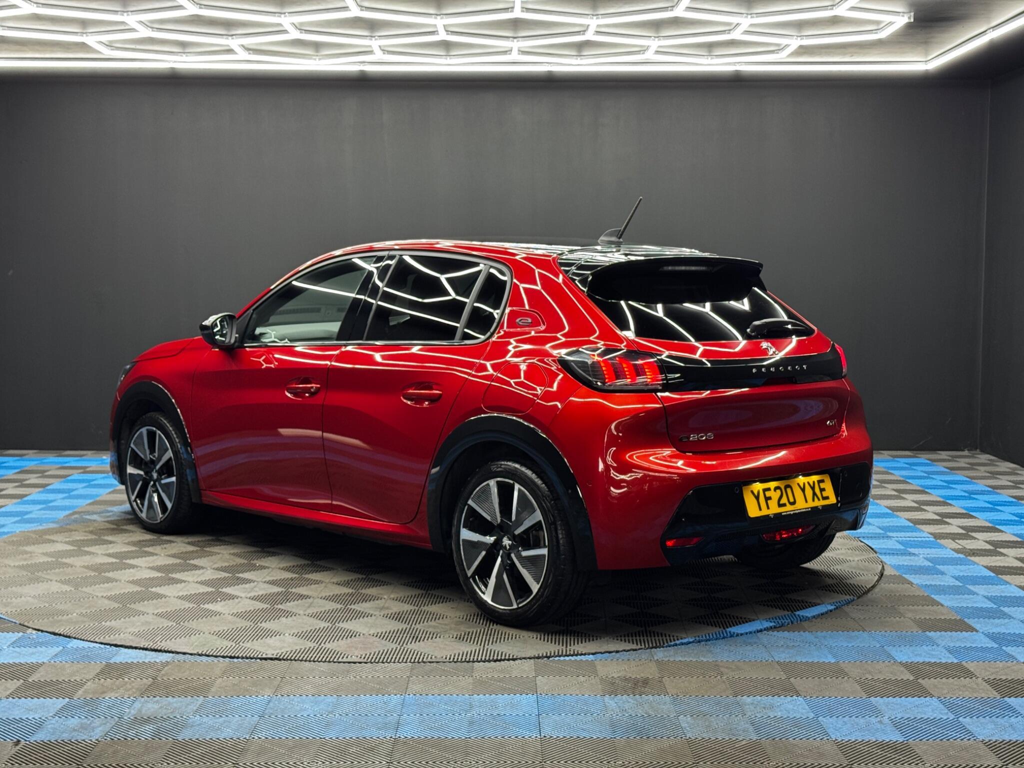 Peugeot E-208 - Image 7