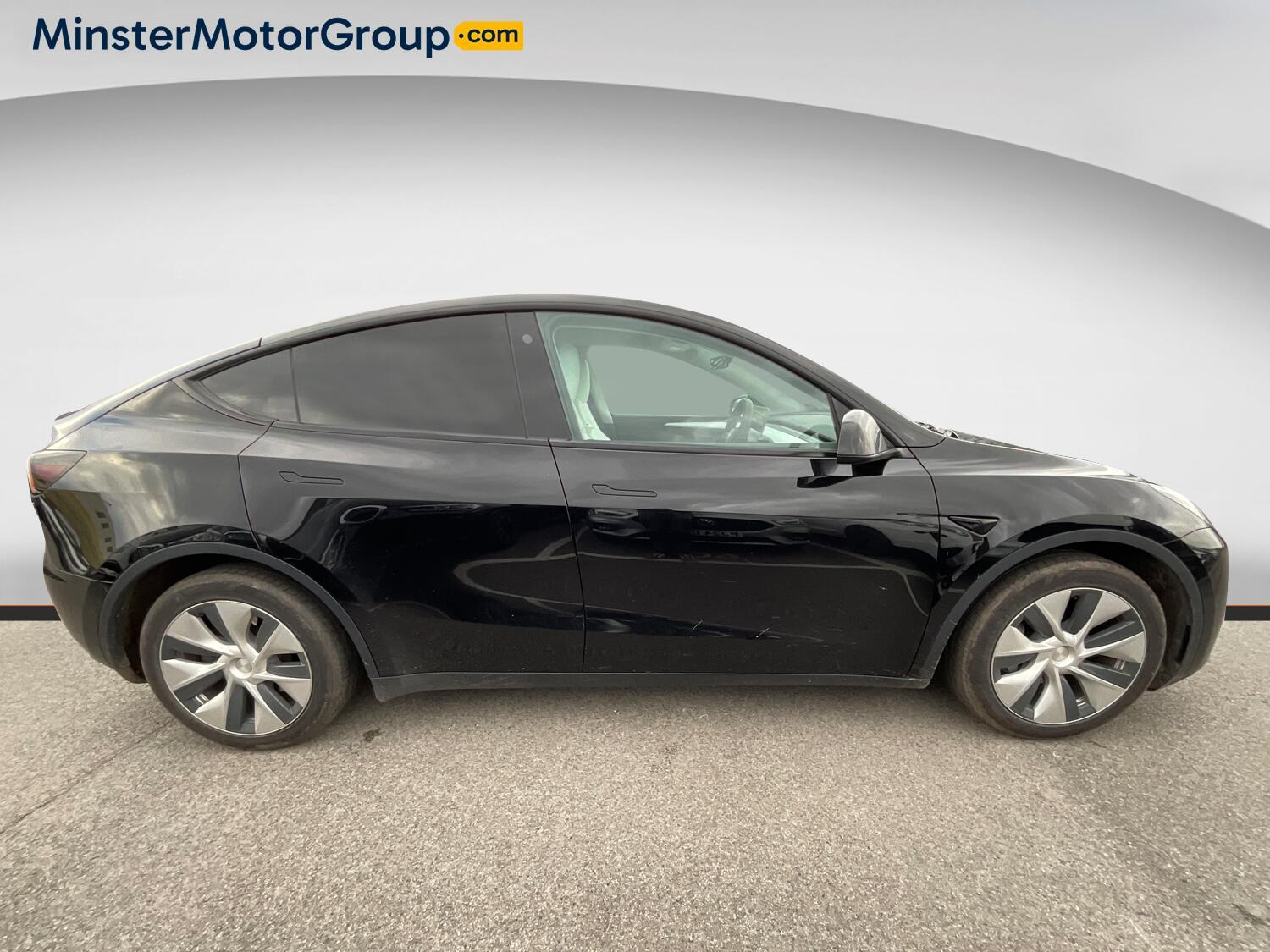 Tesla Model Y - Image 2
