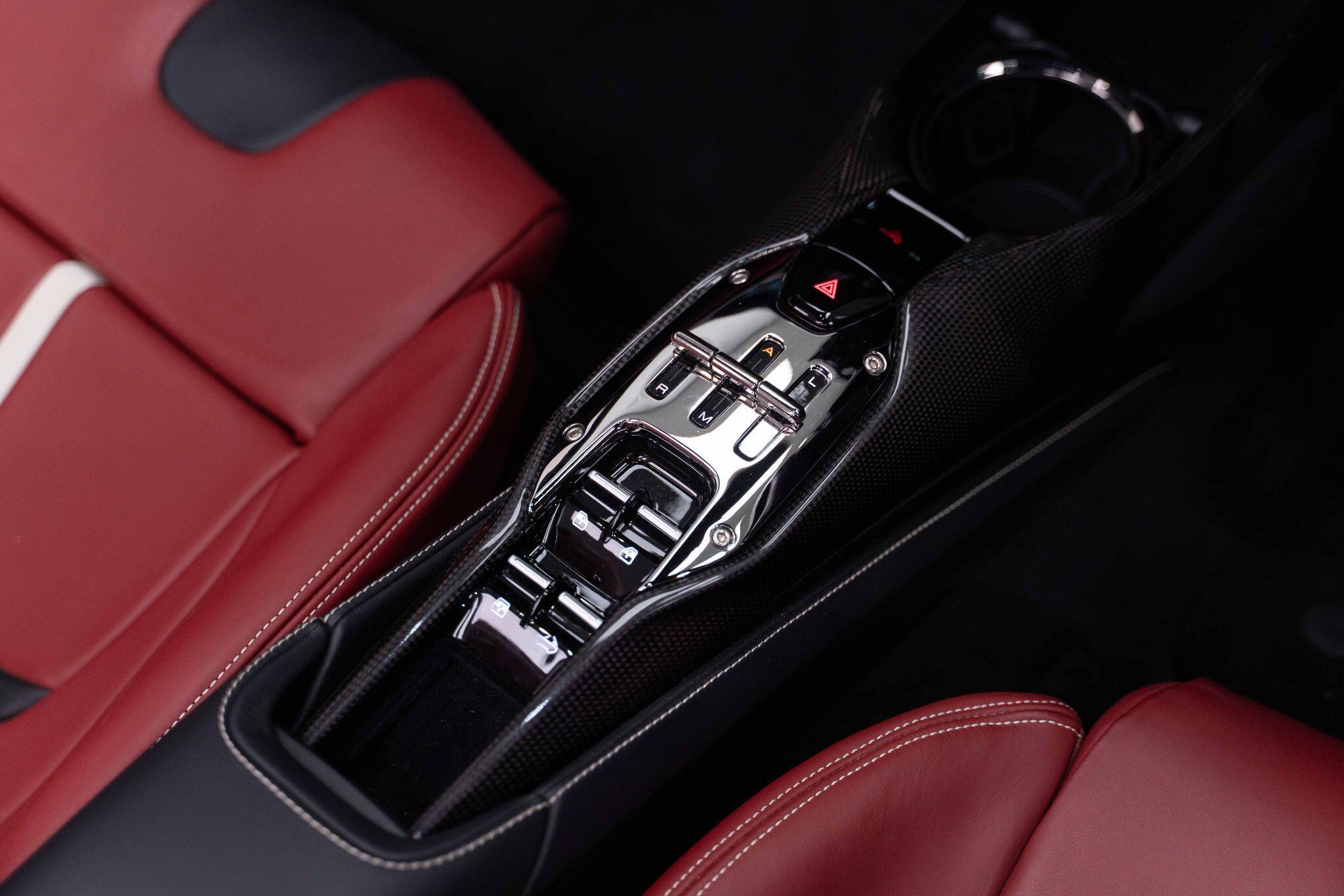 Ferrari SF90 Spider - Image 34