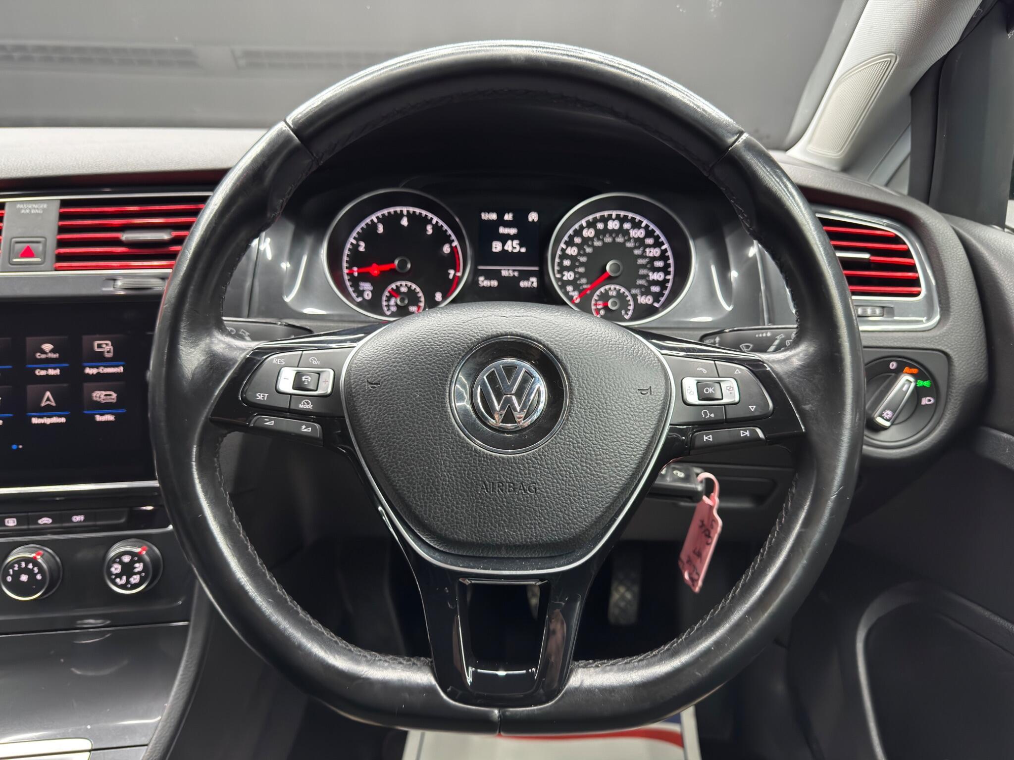 Volkswagen Golf - Image 18