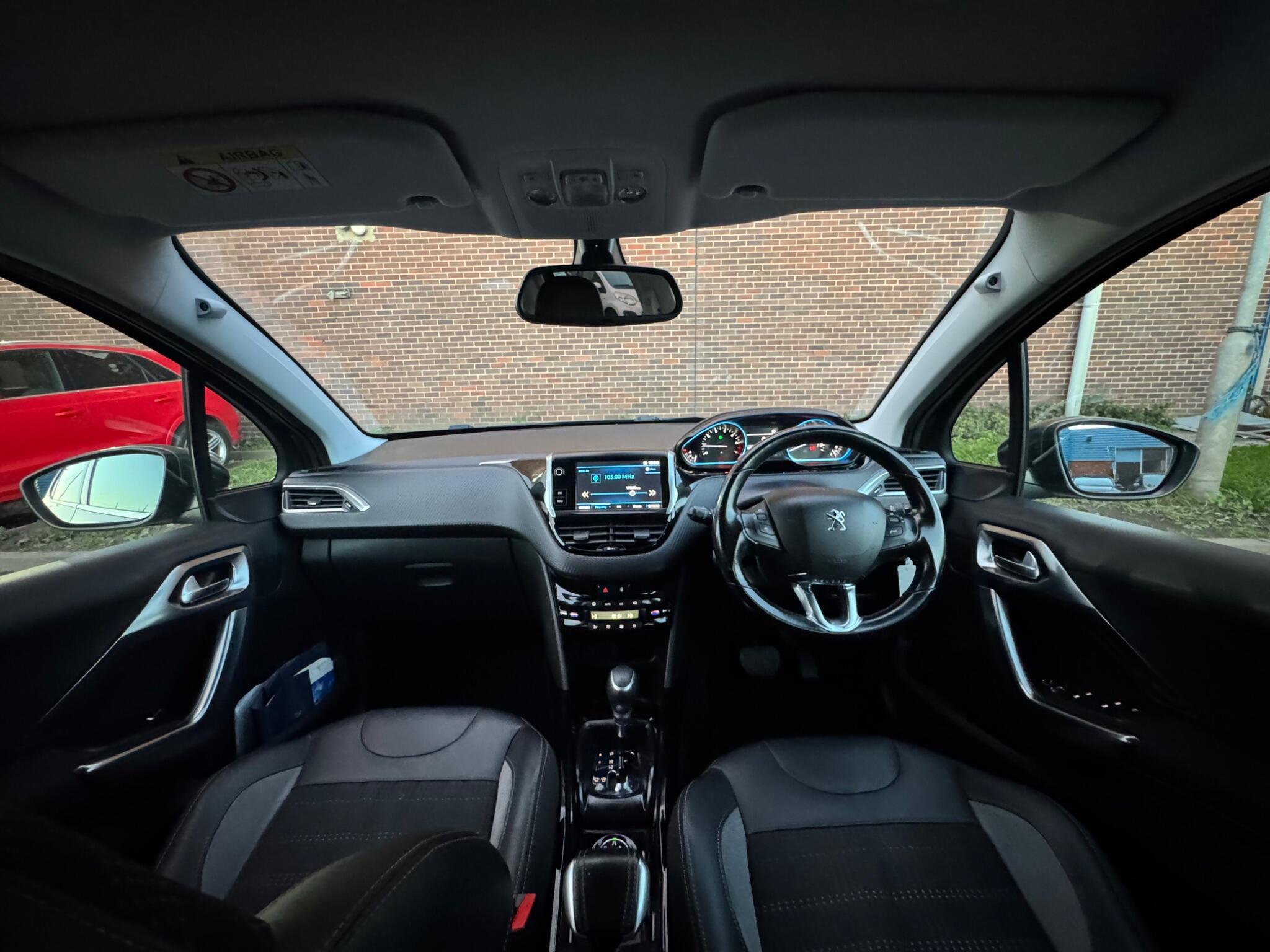 Peugeot 2008 - Image 3