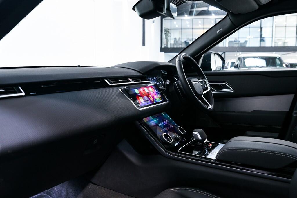 Land Rover Range Rover Velar - Image 11
