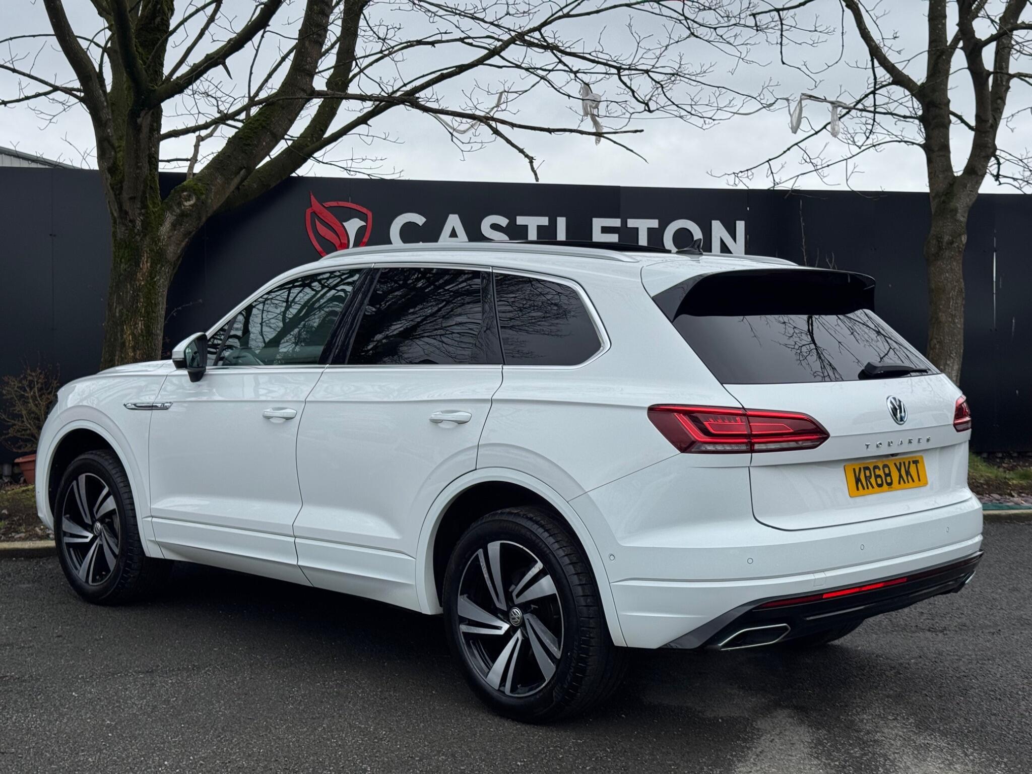 Volkswagen Touareg - Image 31