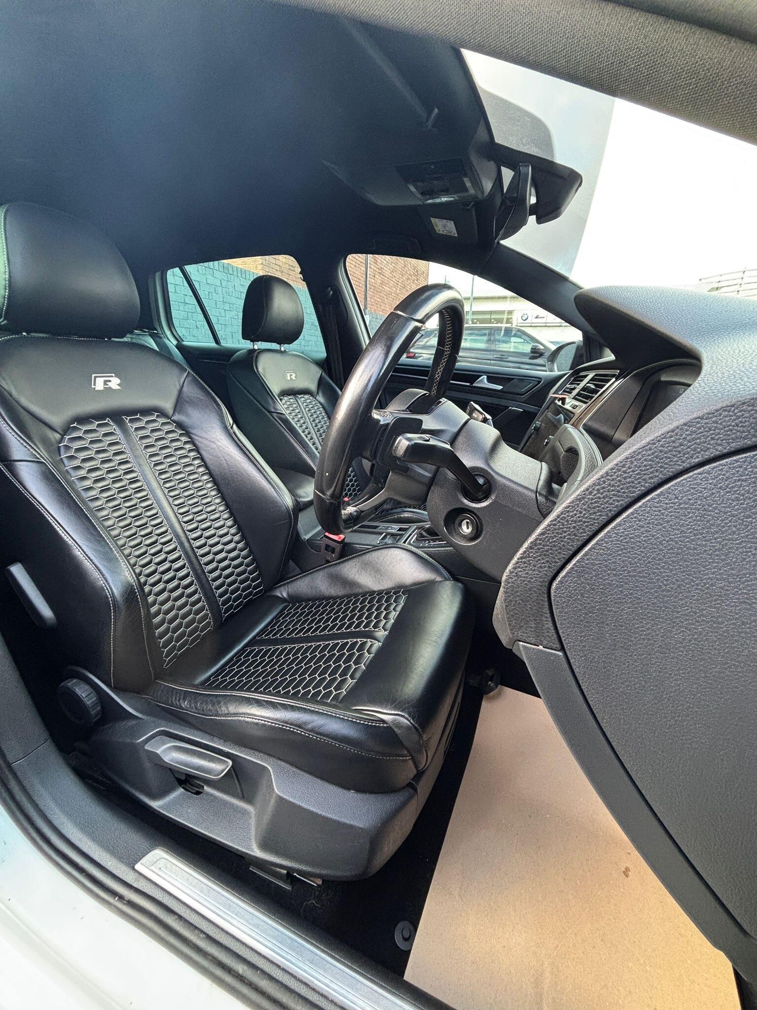 Volkswagen Golf - Image 29