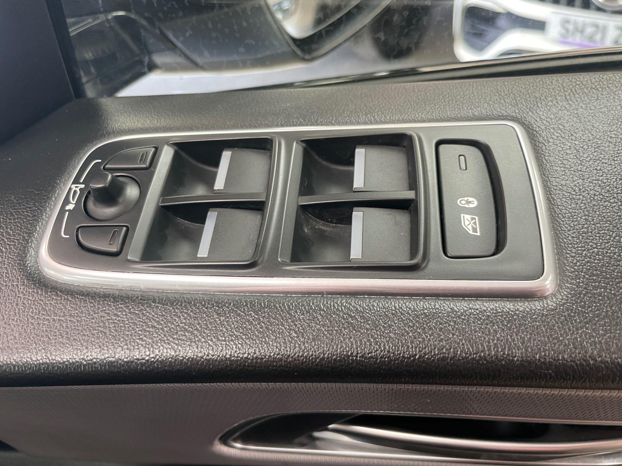 Jaguar F-Pace - Image 50
