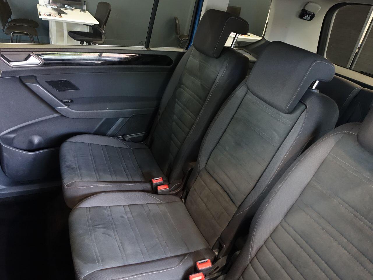 Volkswagen Touran - Image 19
