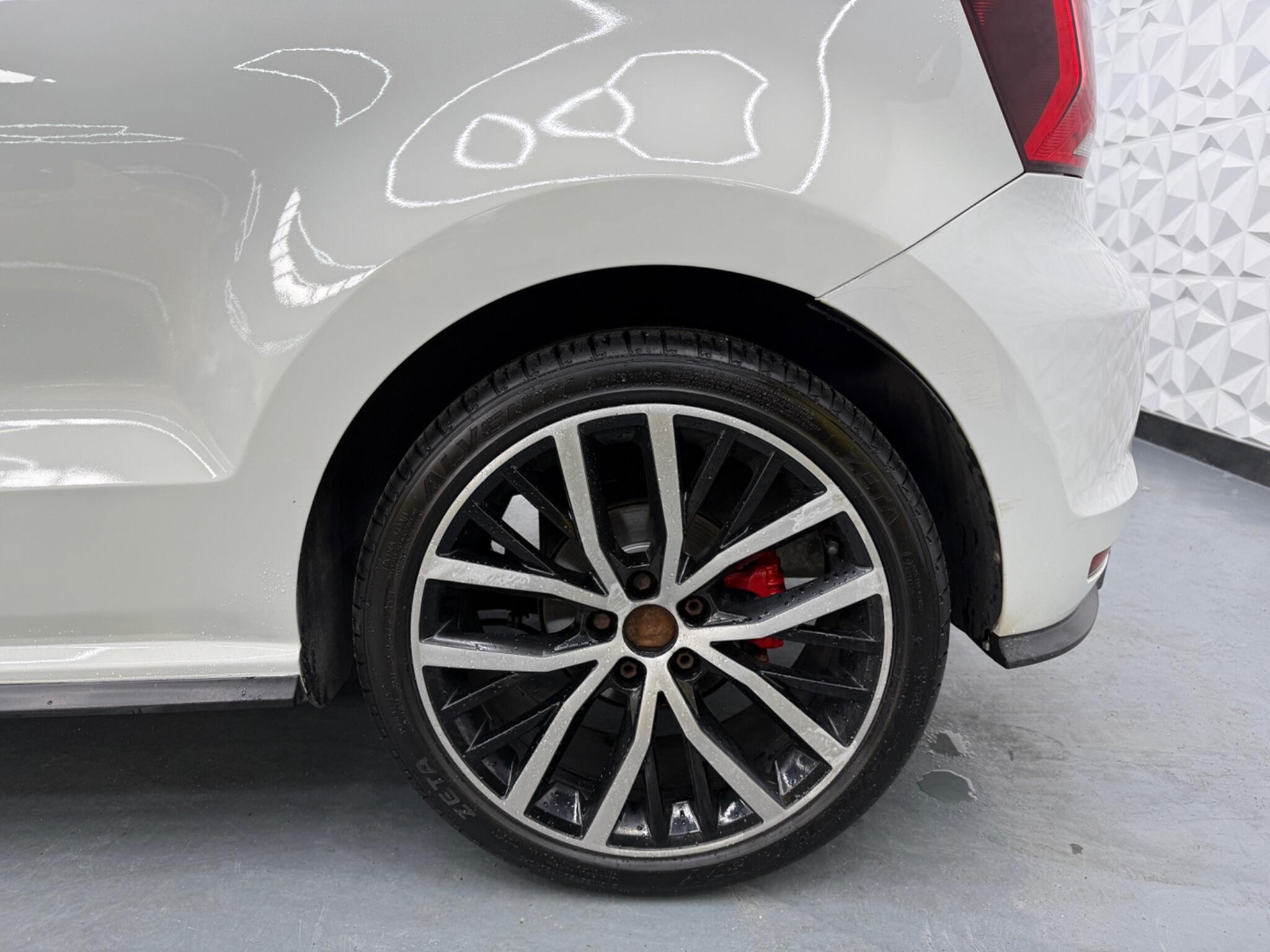 Volkswagen Polo - Image 9
