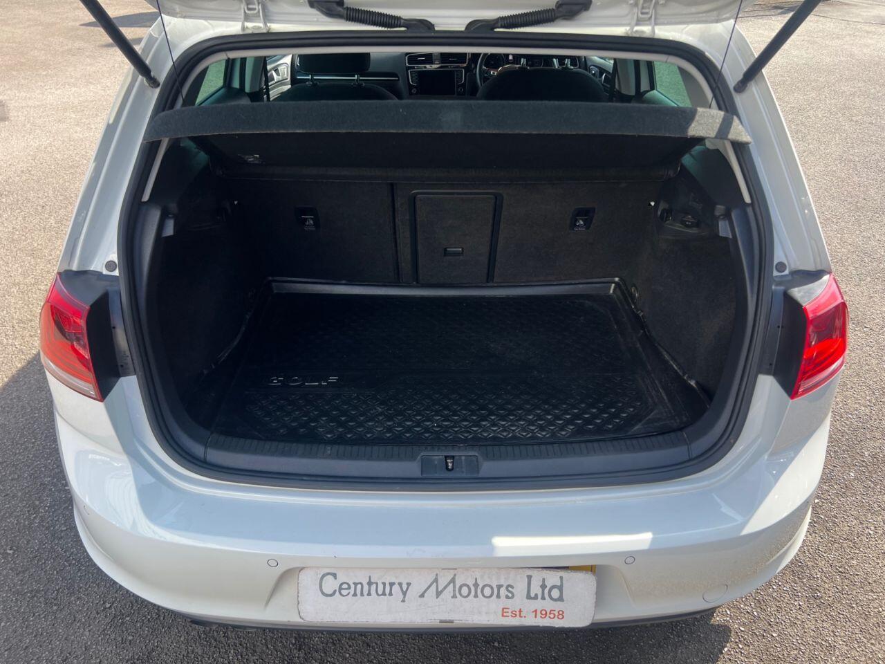 Volkswagen Golf - Image 6