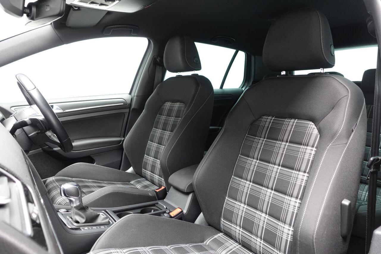 Volkswagen Golf - Image 17