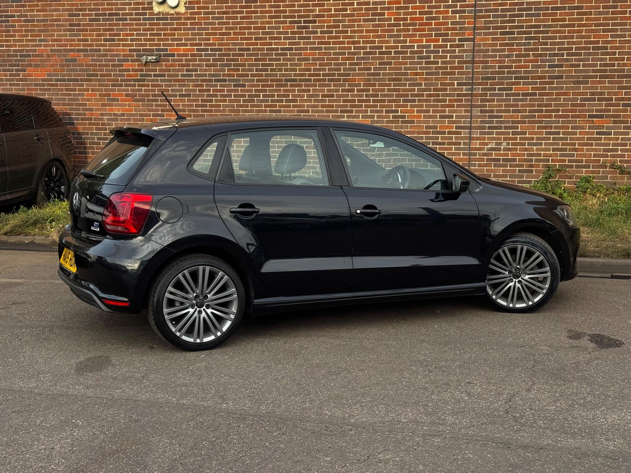 Volkswagen Polo - Image 11