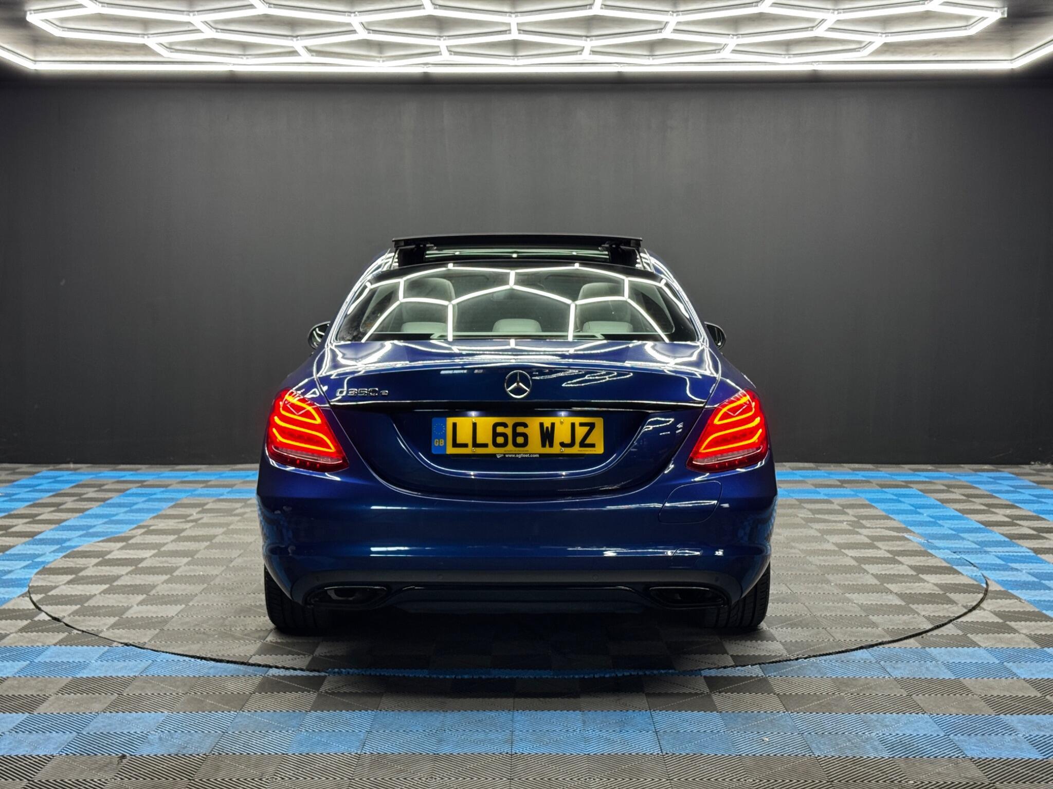 Mercedes C Class - Image 6