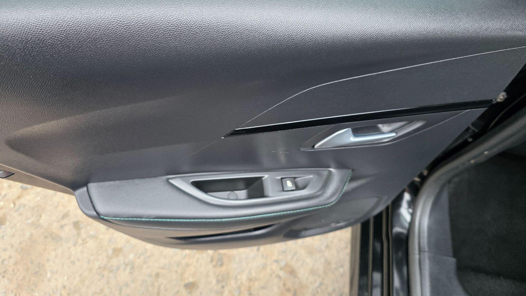 Peugeot 208 - Image 44