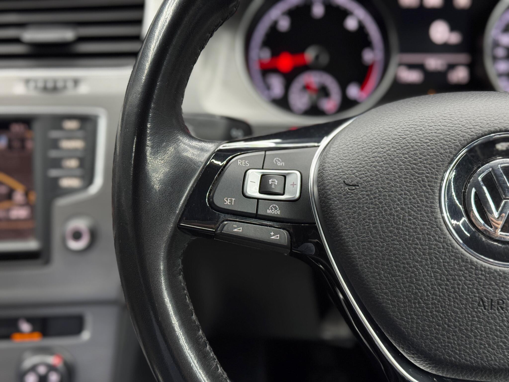 Volkswagen Golf - Image 19