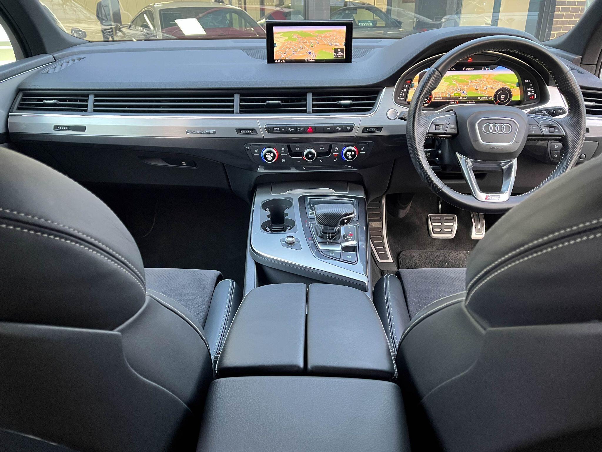 Audi Q7 - Image 10