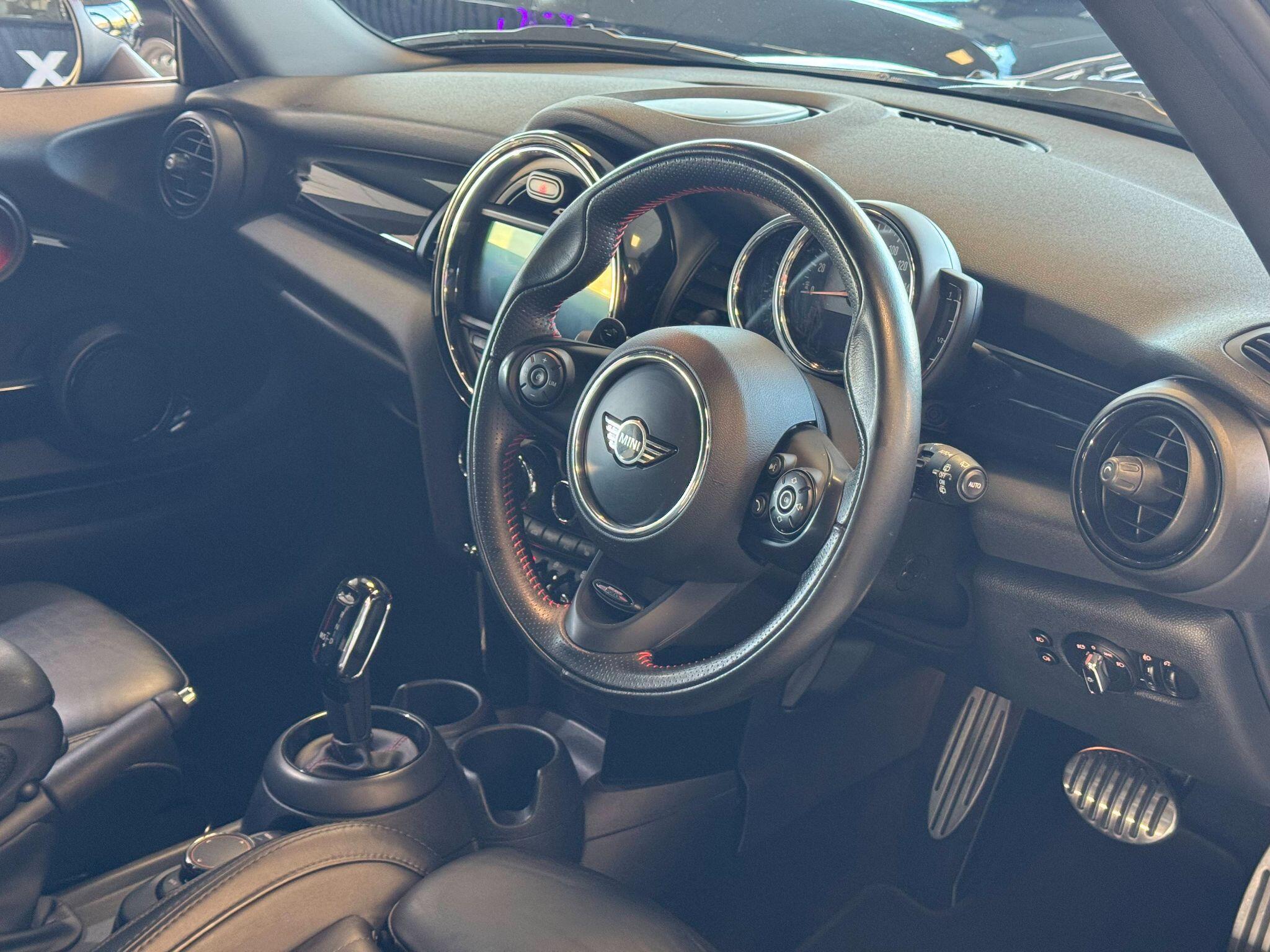 MINI Hatch - Image 4