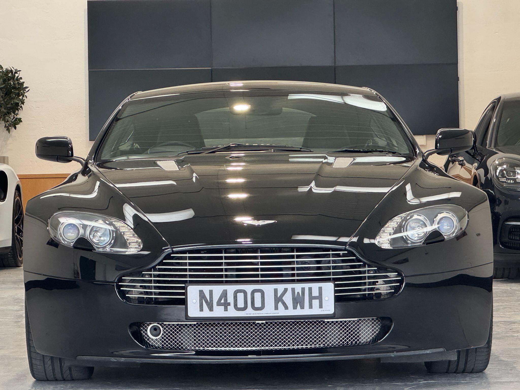 Aston Martin Vantage - Image 10