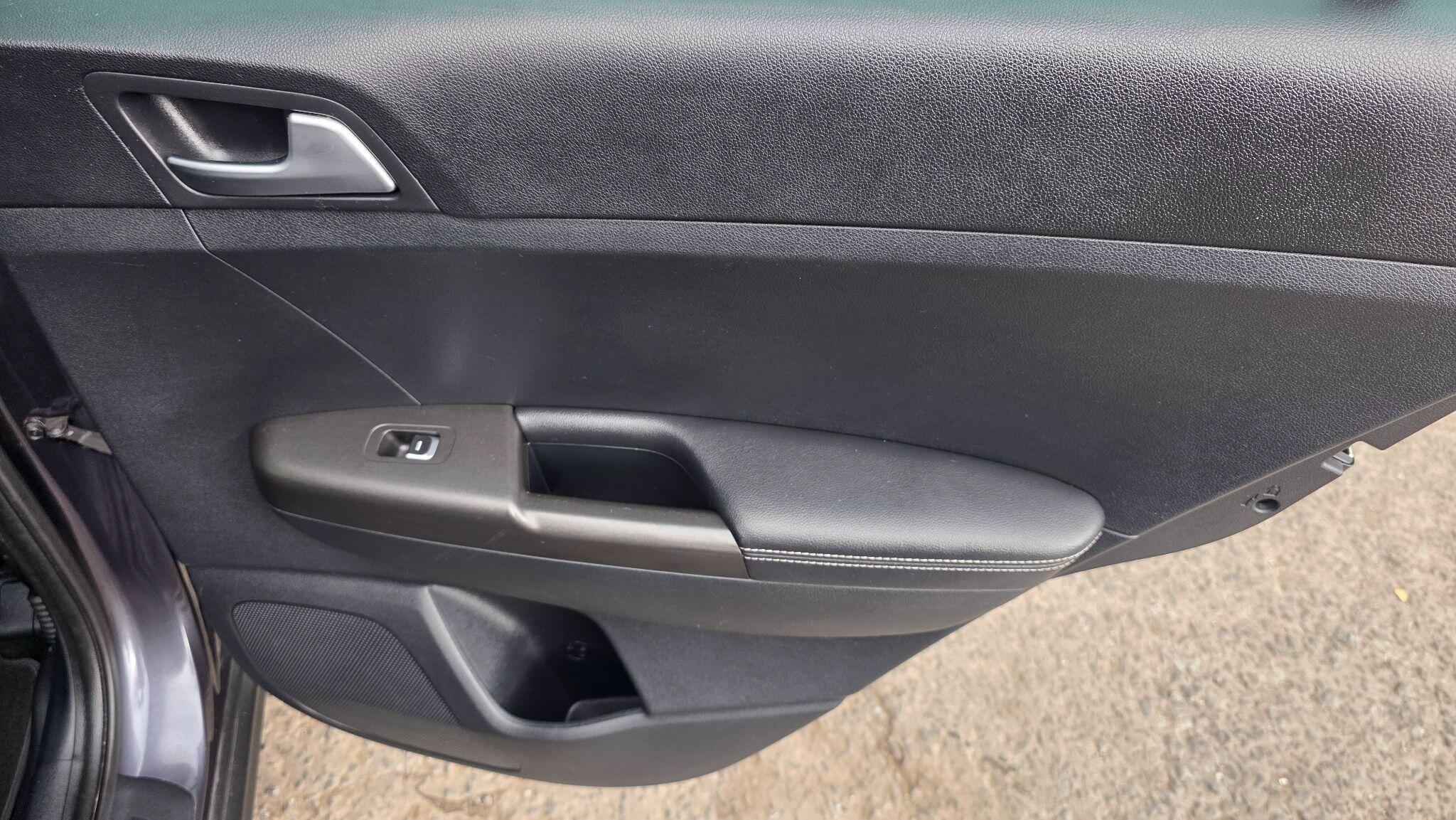 Kia Sportage - Image 23