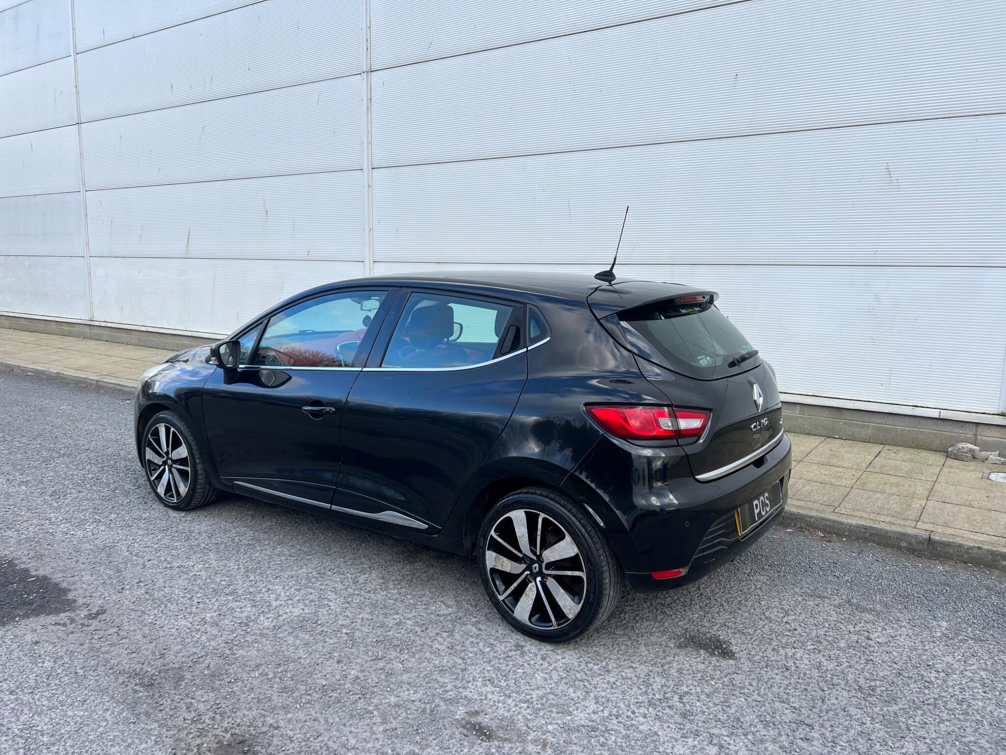 Renault Clio - Image 30