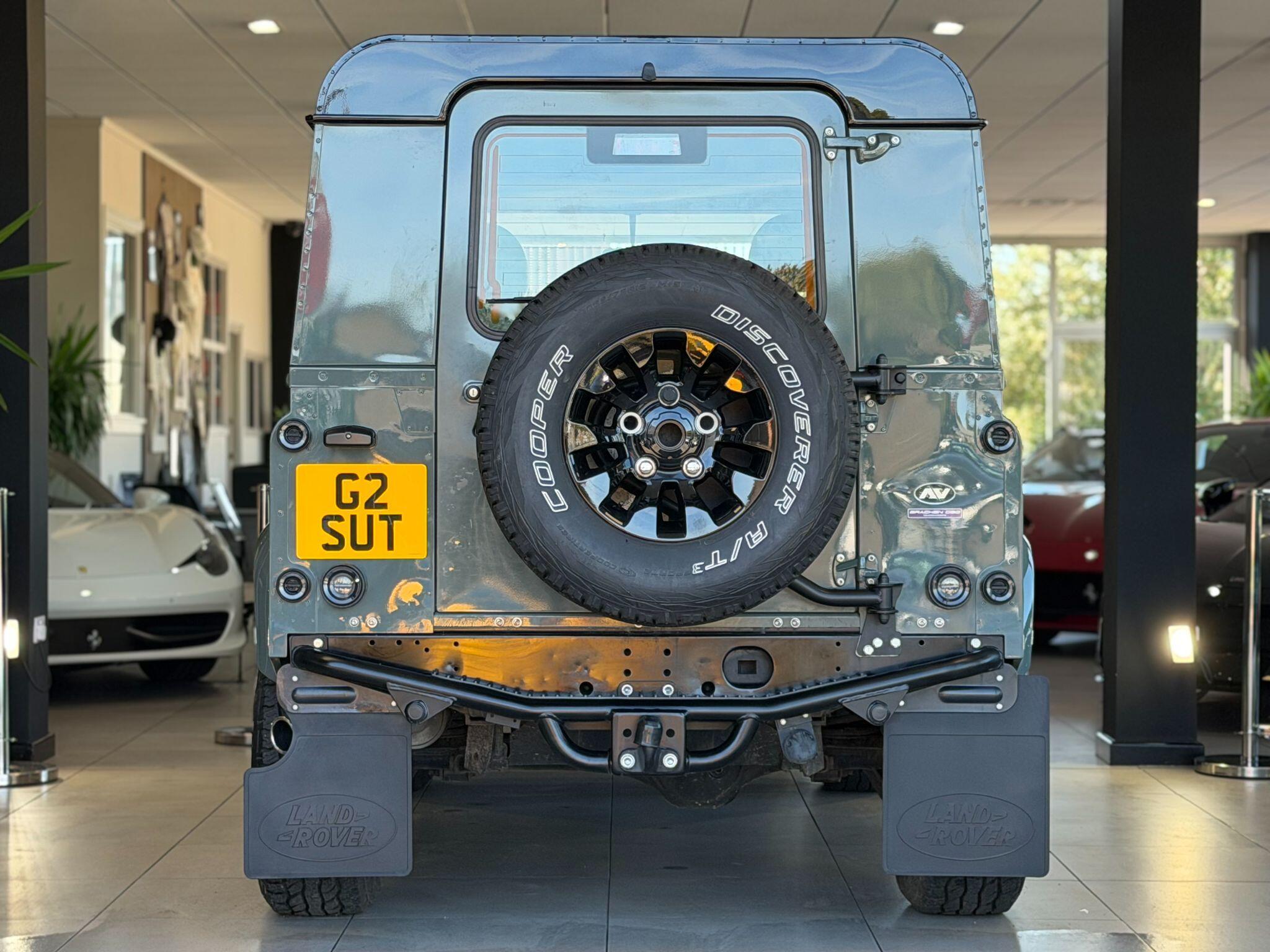 Land Rover Defender 90 - Image 15
