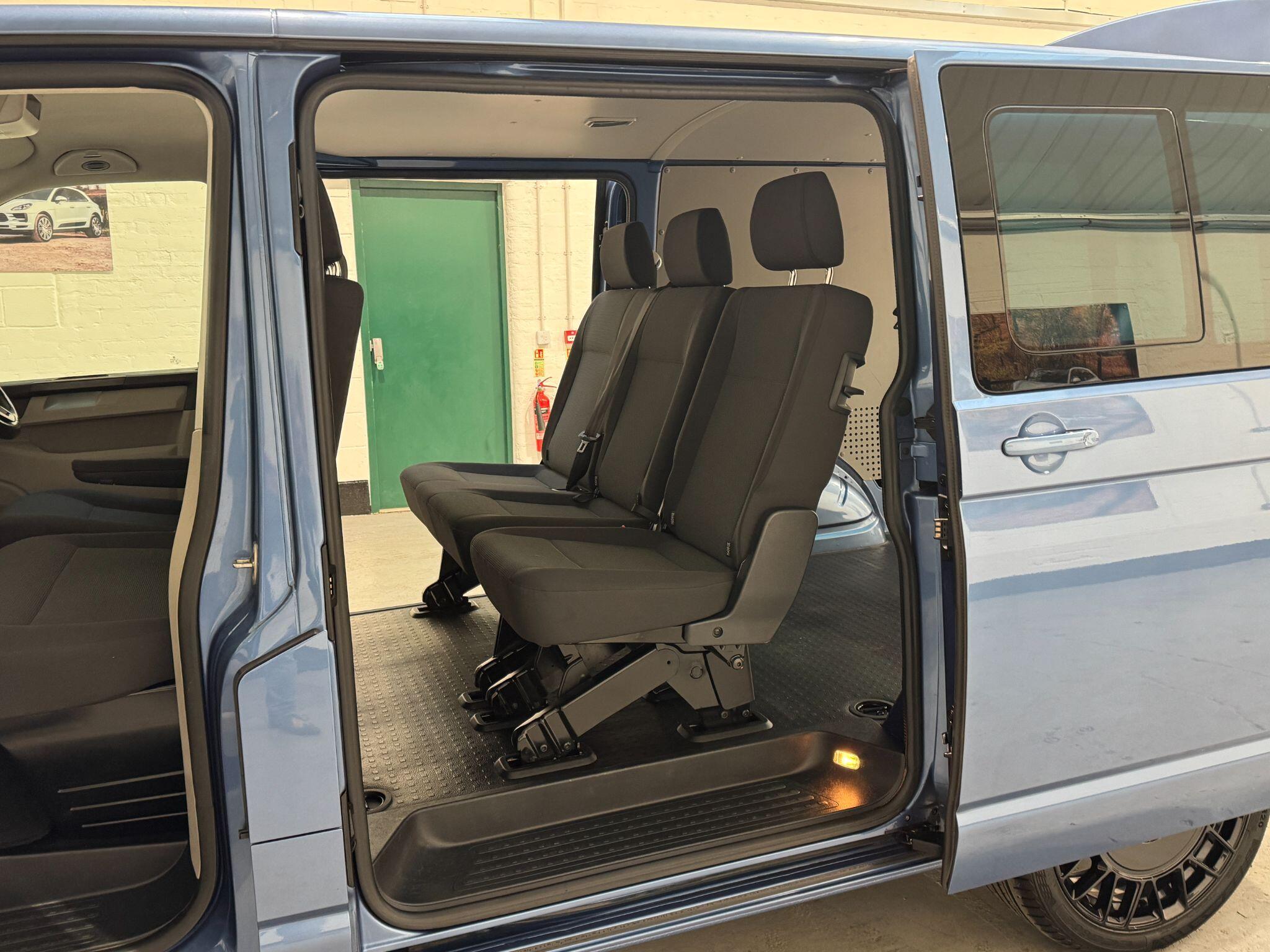 Volkswagen Transporter - Image 55