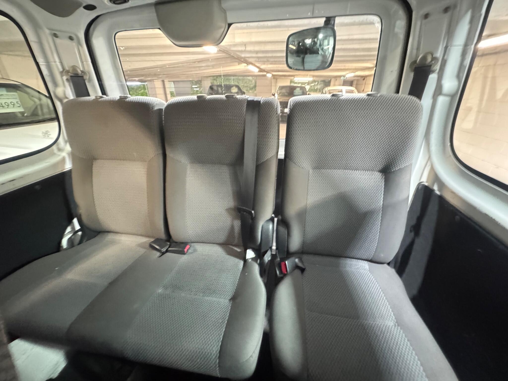 Nissan NV300 - Image 11