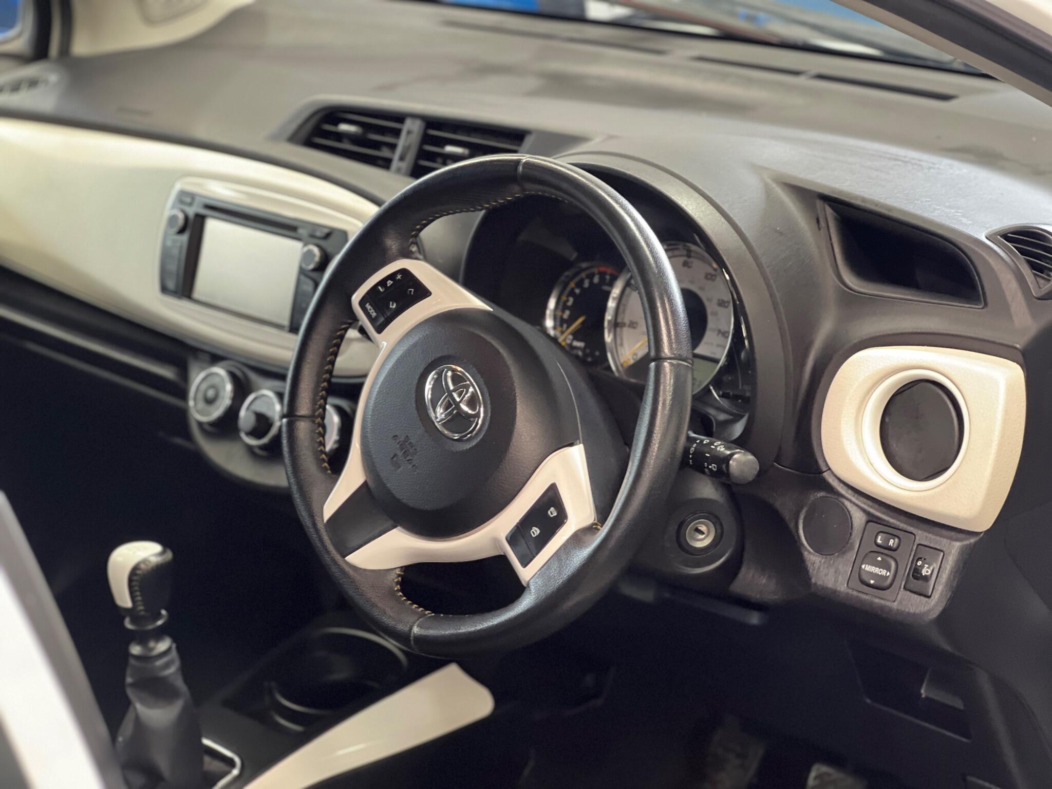 Toyota Yaris - Image 15